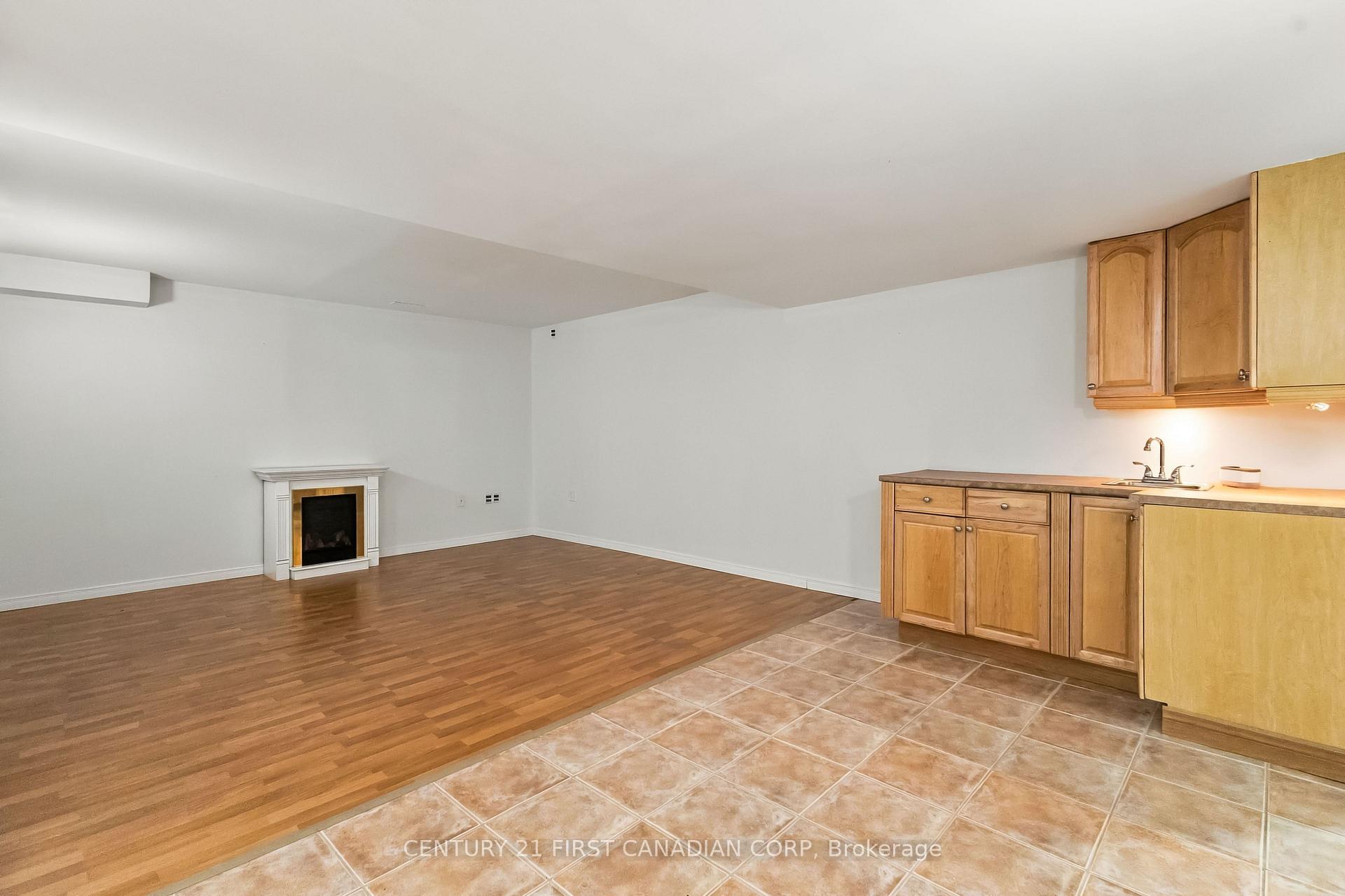 Photo 43 of Unit 23, 20 Kernohan Parkway, London, South D — HOMEH