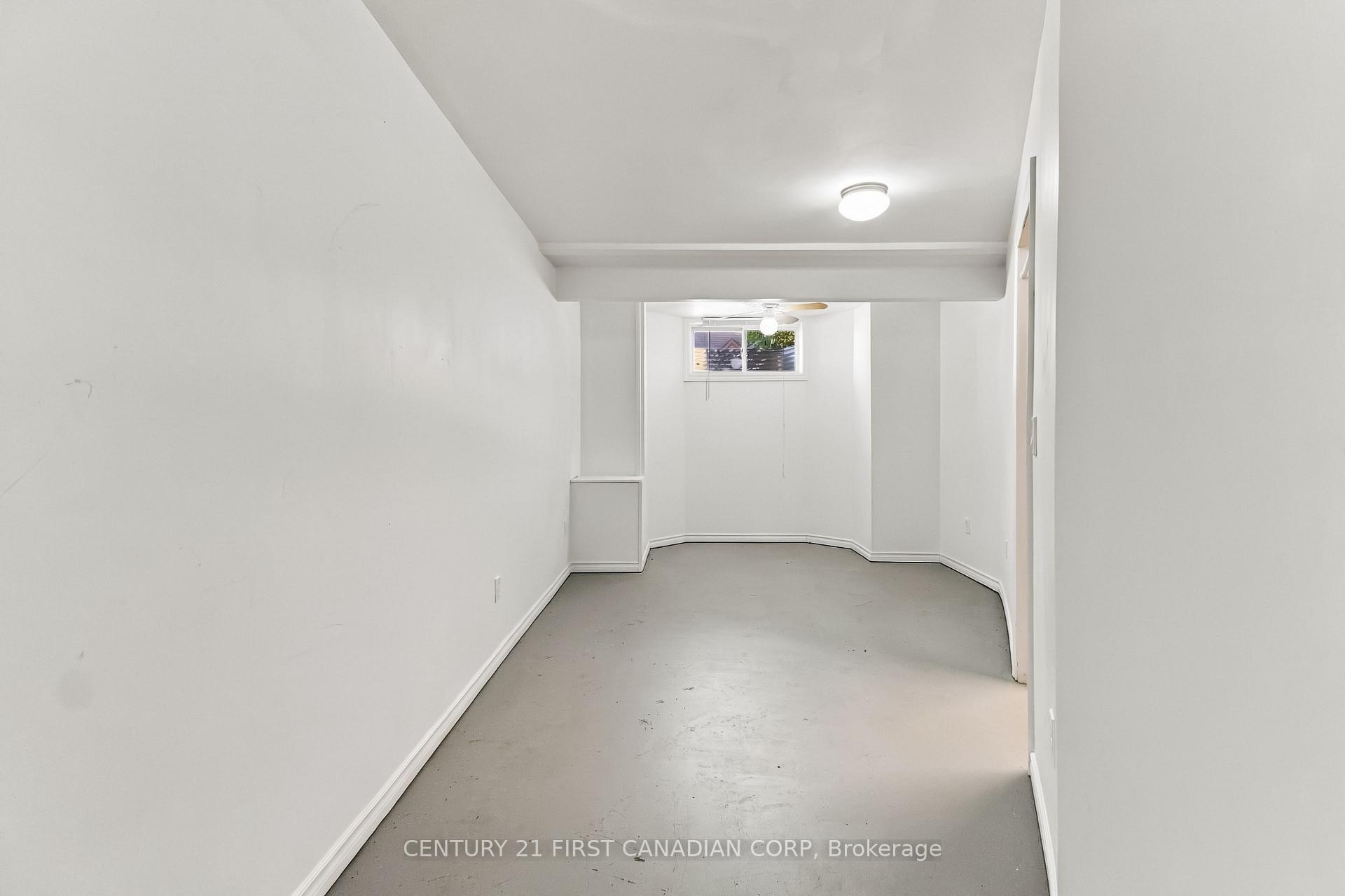 Photo 47 of Unit 23, 20 Kernohan Parkway, London, South D — HOMEH