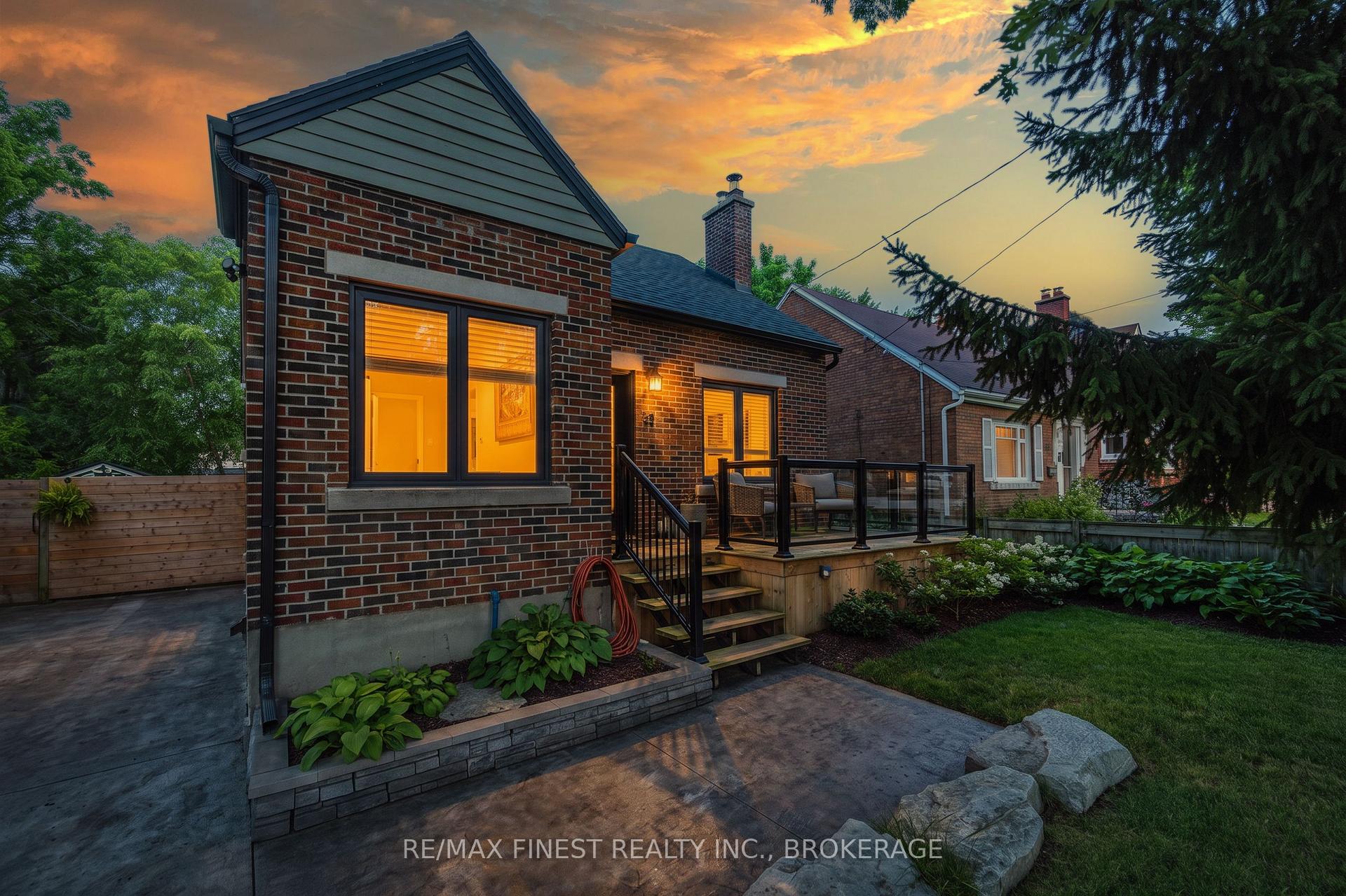 Photo of 258 College Street