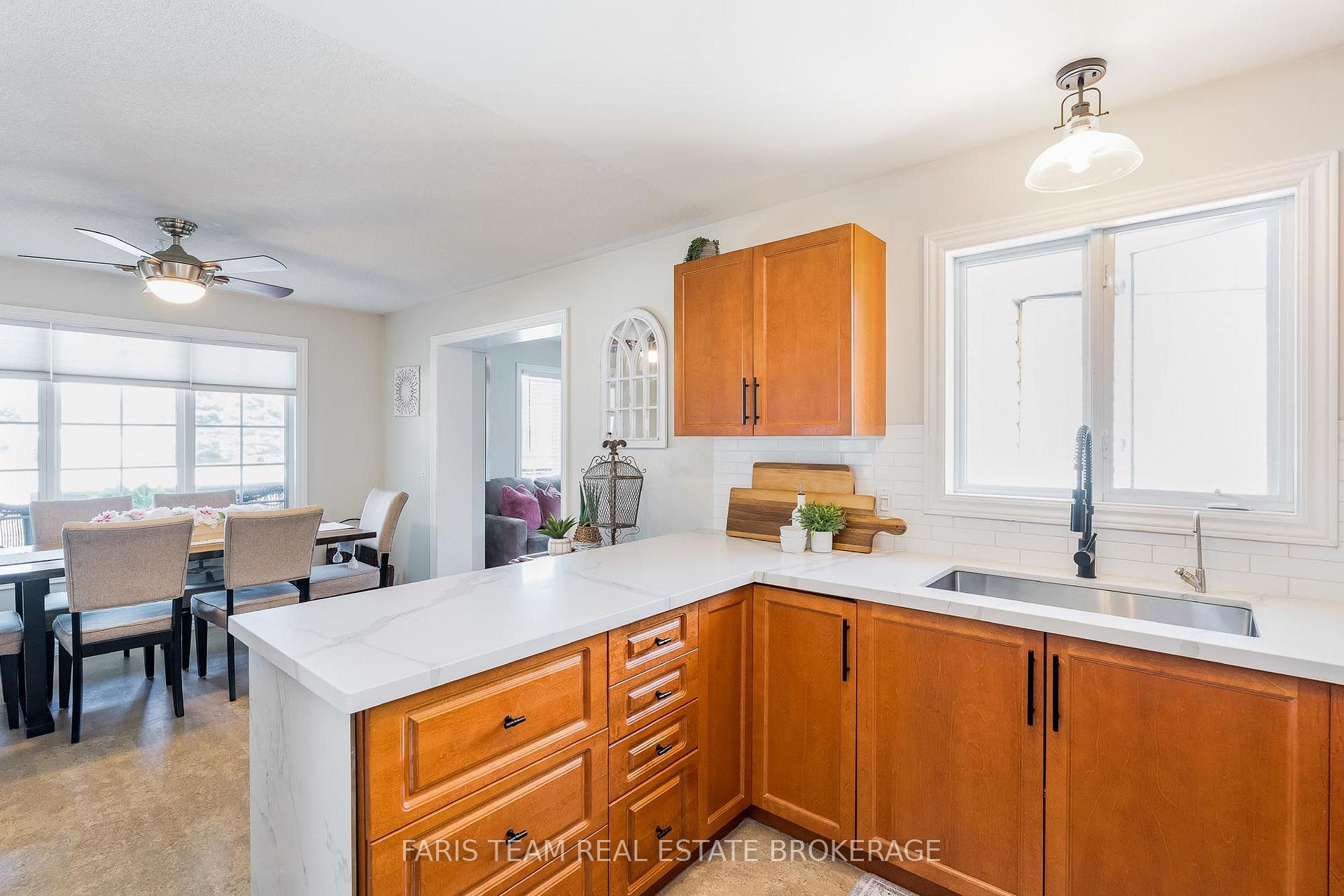 Photo 10 of 61 Pennsylvania Avenue, Wasaga Beach — HOMEH