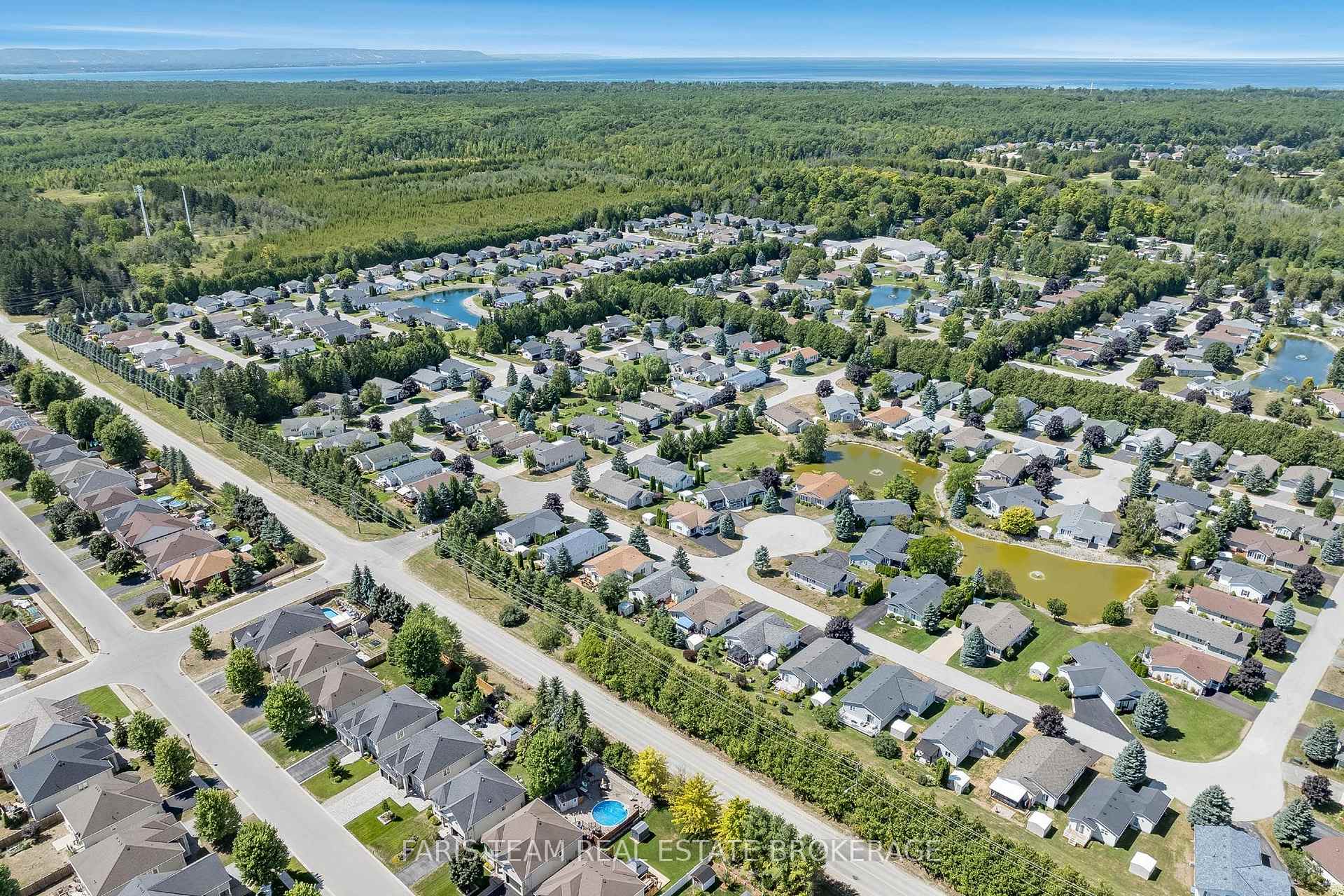 Photo 28 of 61 Pennsylvania Avenue, Wasaga Beach — HOMEH
