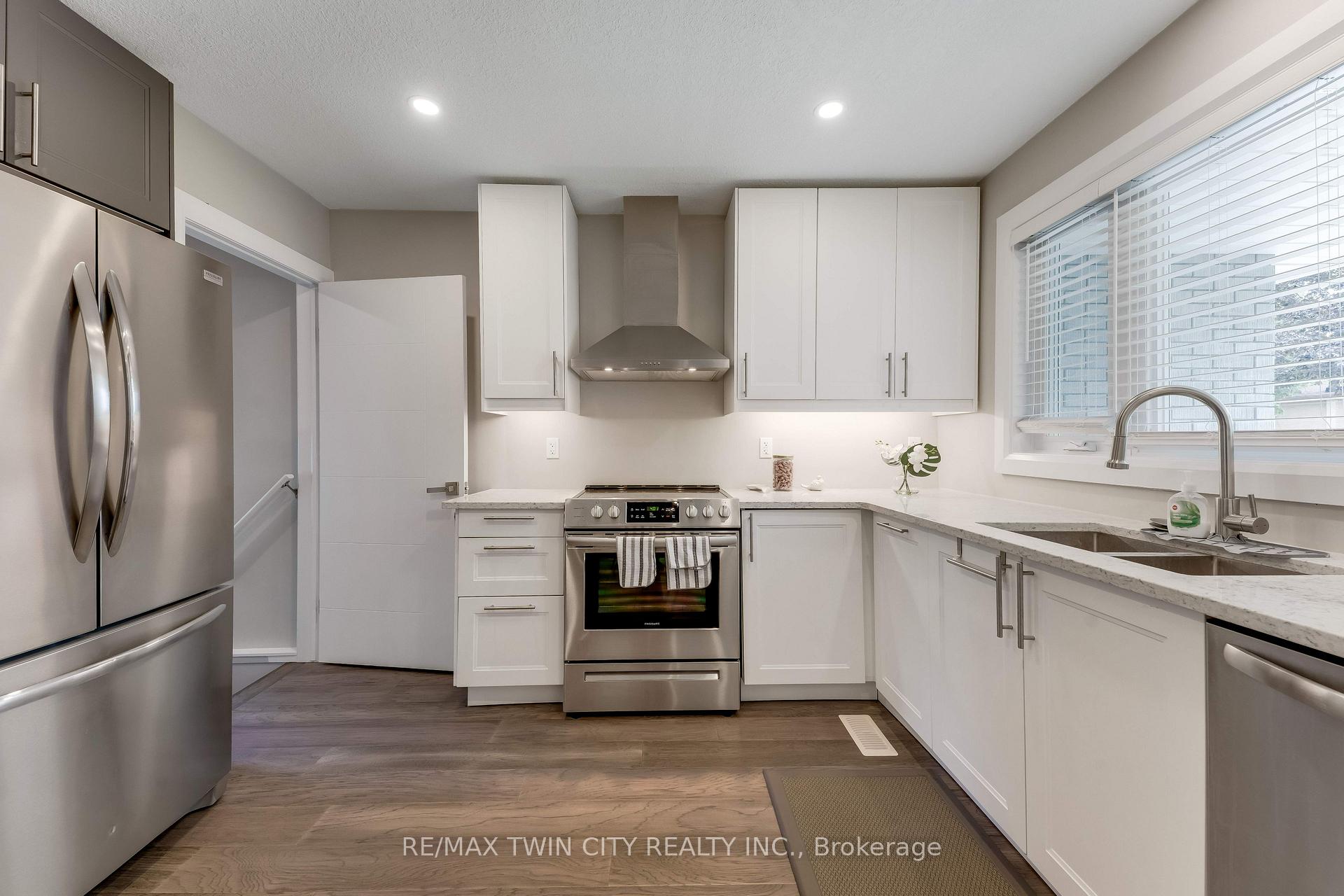 Photo 8 of 106 Kenneth Avenue, Kitchener, Stanley Park — HOMEH