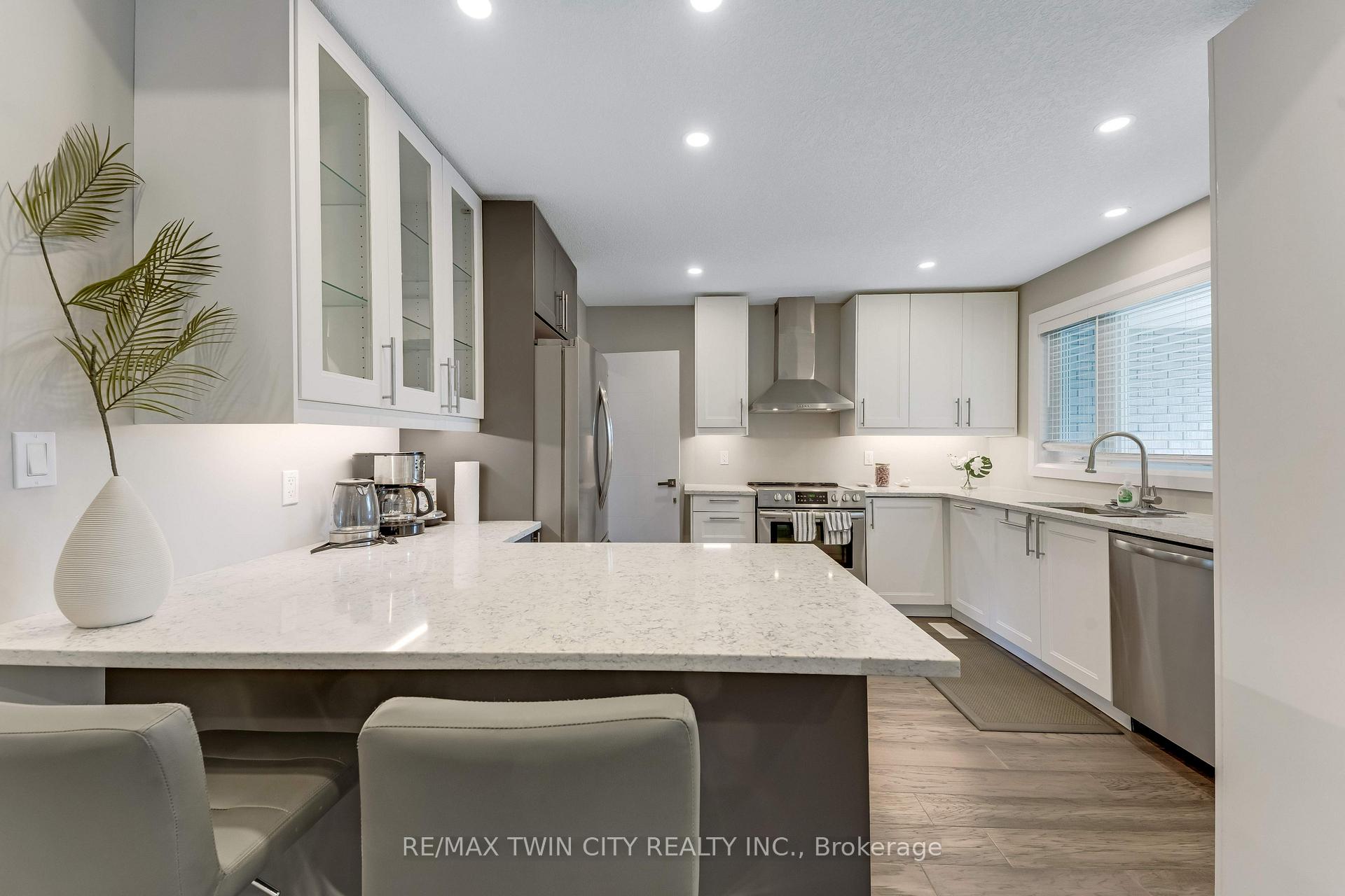 Photo 12 of 106 Kenneth Avenue, Kitchener, Stanley Park — HOMEH