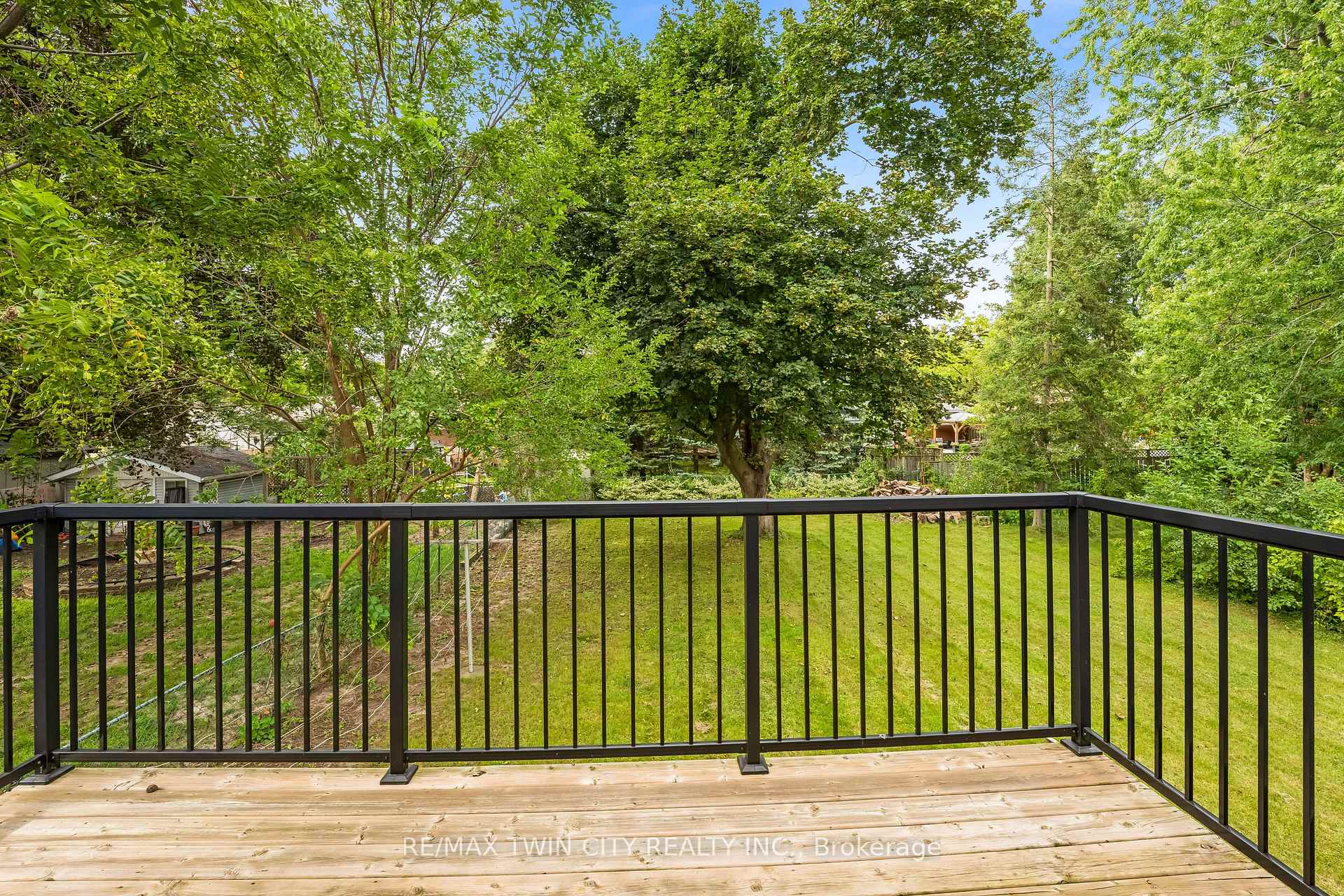 Photo 25 of 106 Kenneth Avenue, Kitchener, Stanley Park — HOMEH