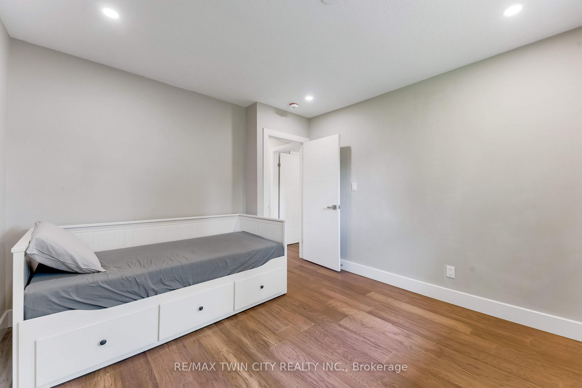 Photo 26 of 106 Kenneth Avenue, Kitchener, Stanley Park — HOMEH
