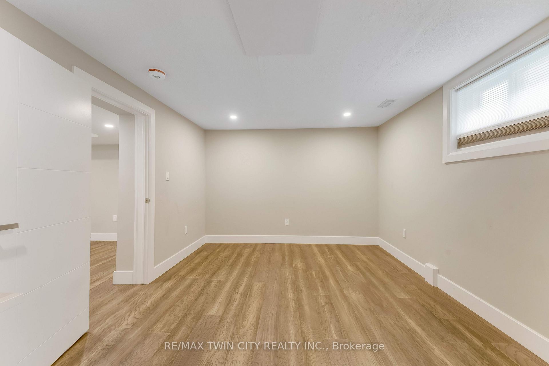 Photo 29 of 106 Kenneth Avenue, Kitchener, Stanley Park — HOMEH