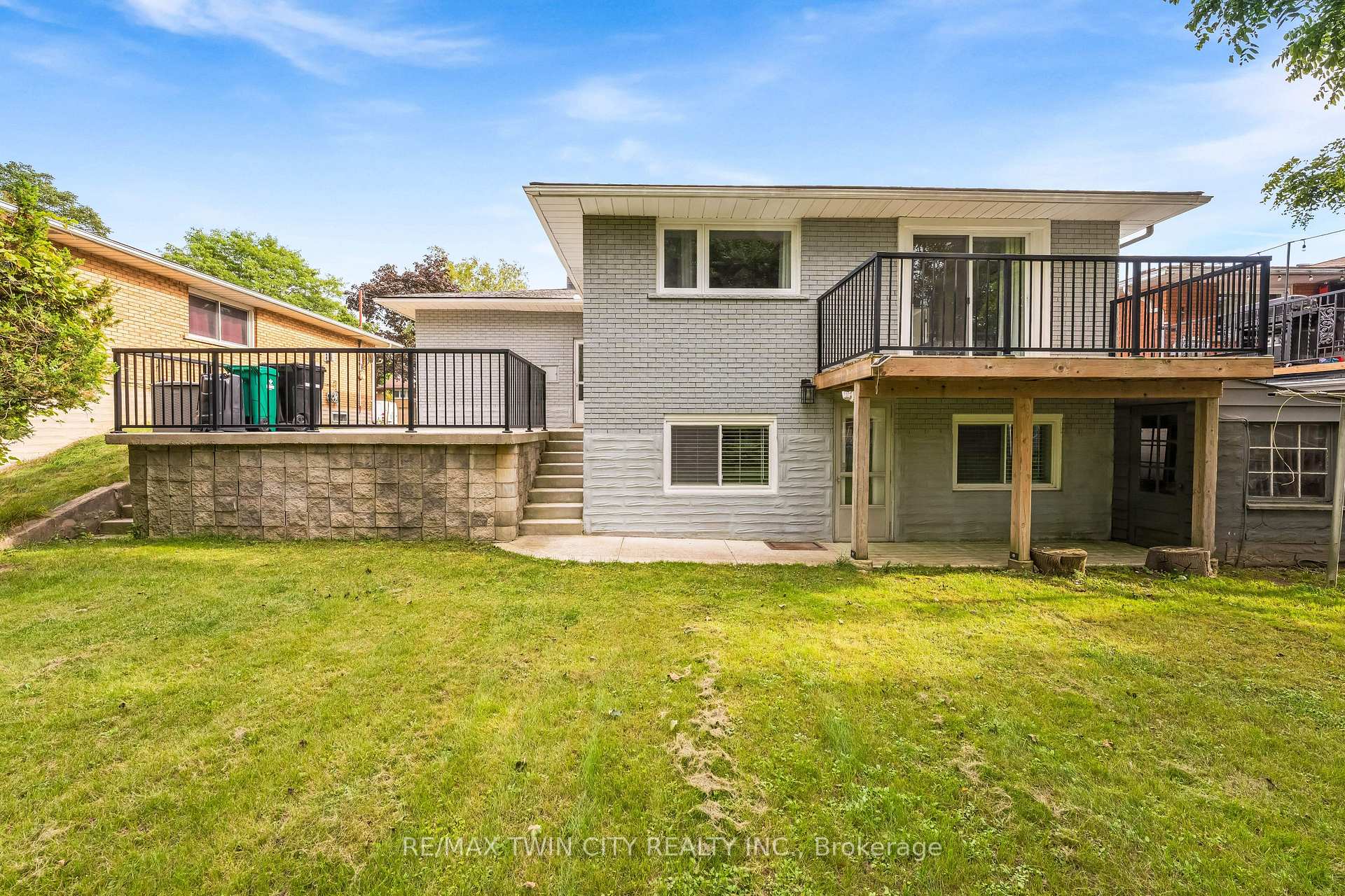 Photo 30 of 106 Kenneth Avenue, Kitchener, Stanley Park — HOMEH