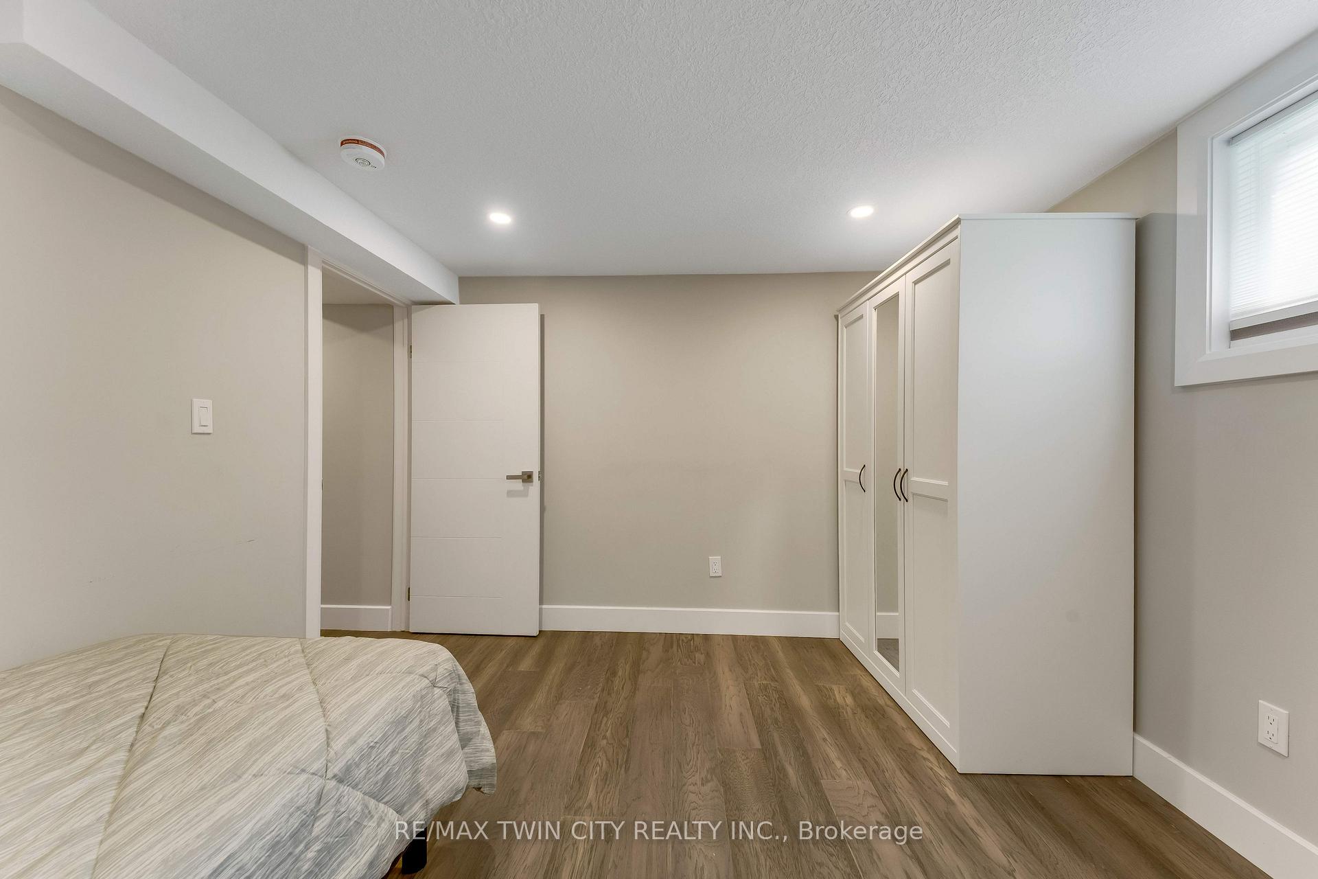 Photo 34 of 106 Kenneth Avenue, Kitchener, Stanley Park — HOMEH