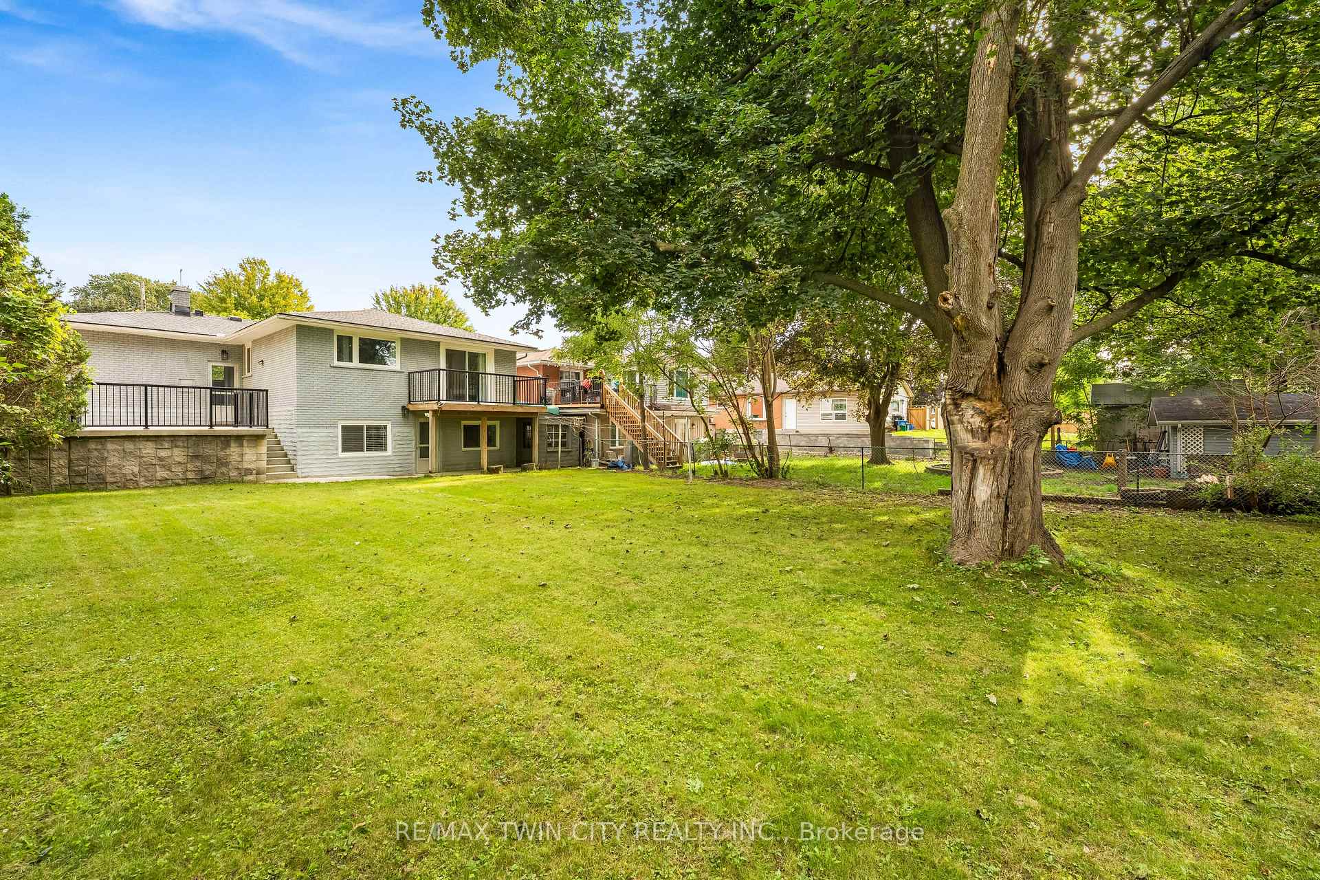 Photo 44 of 106 Kenneth Avenue, Kitchener, Stanley Park — HOMEH