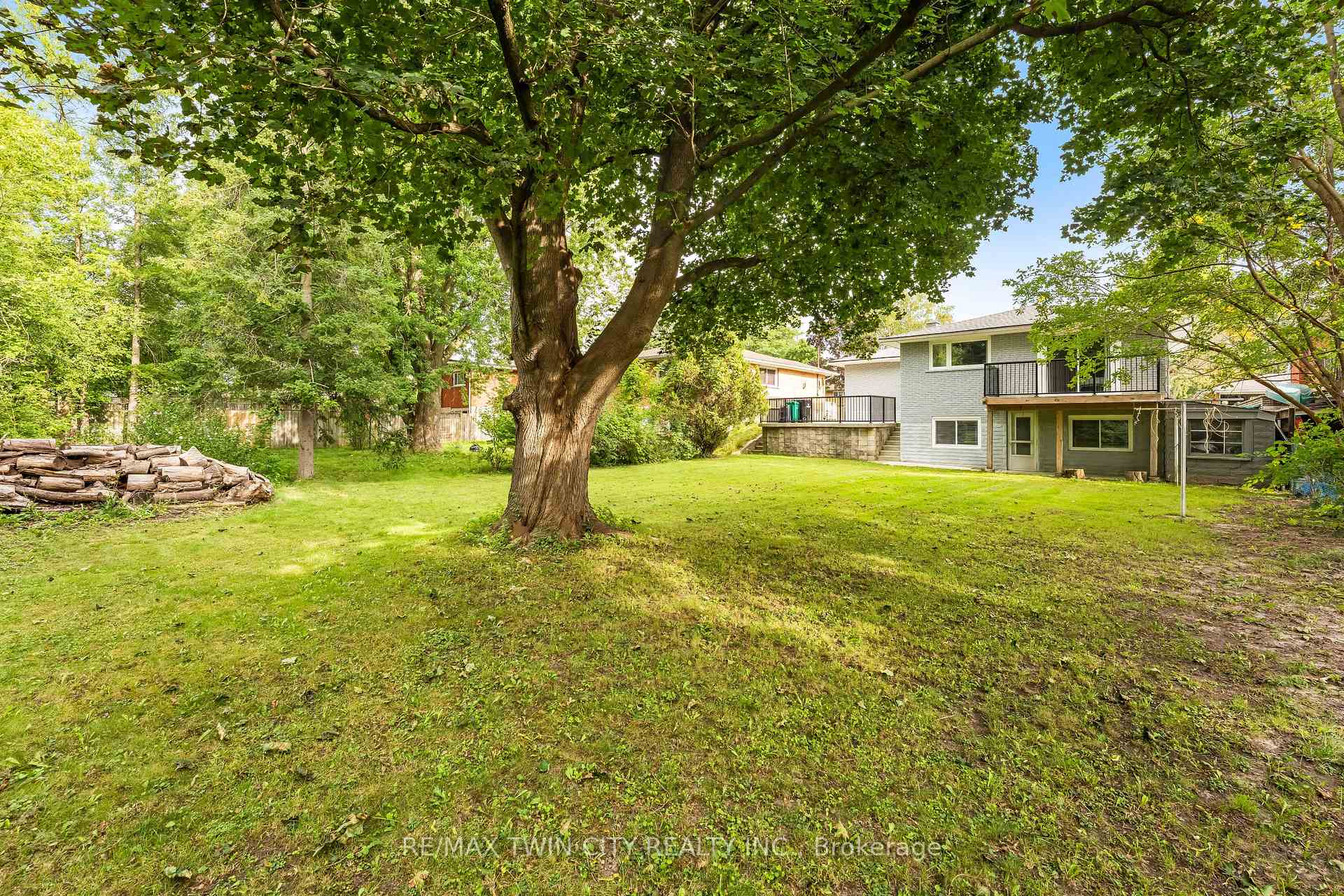 Photo 45 of 106 Kenneth Avenue, Kitchener, Stanley Park — HOMEH