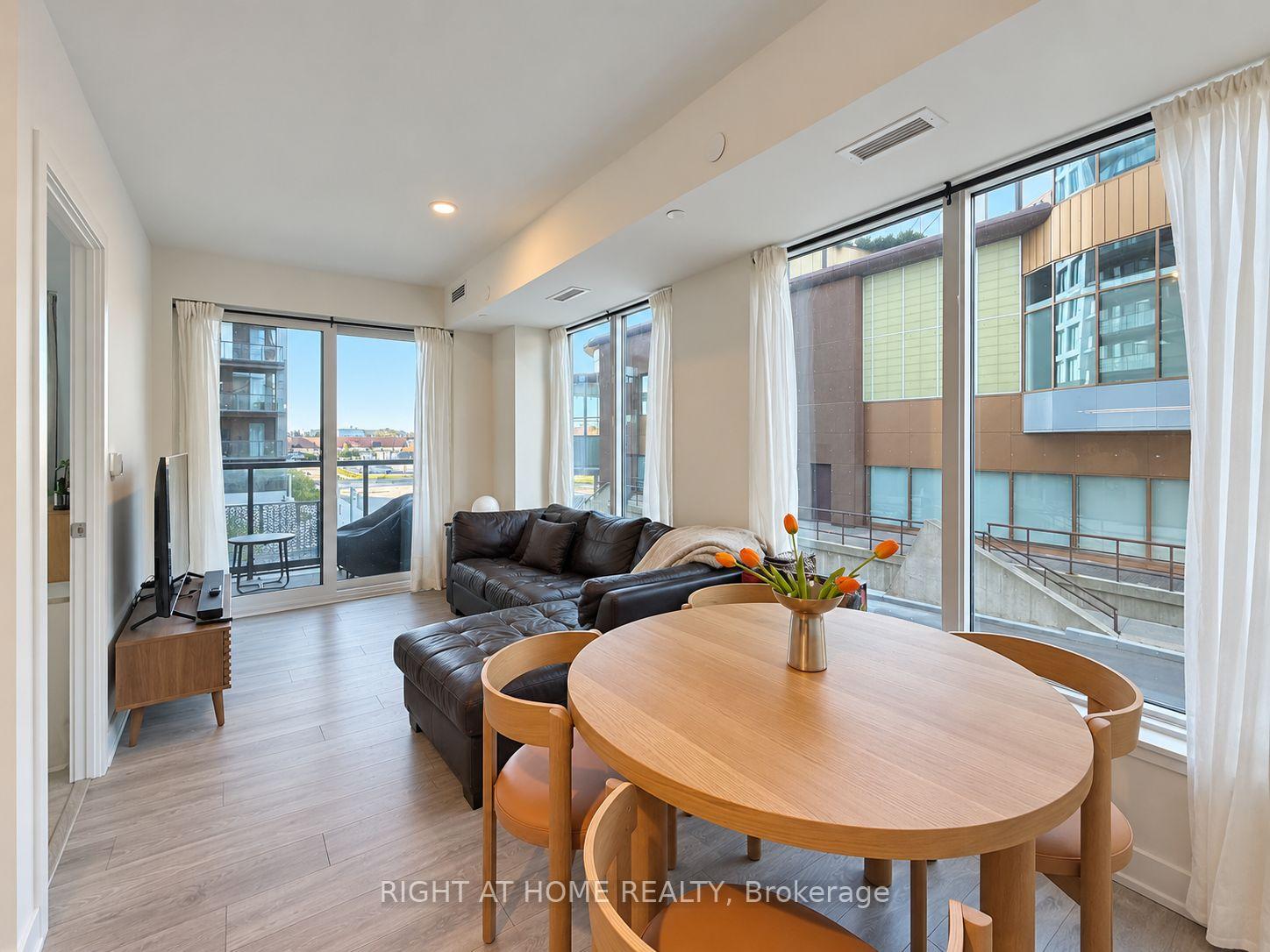 Front of Unit 207, 1100 Sheppard Avenue W