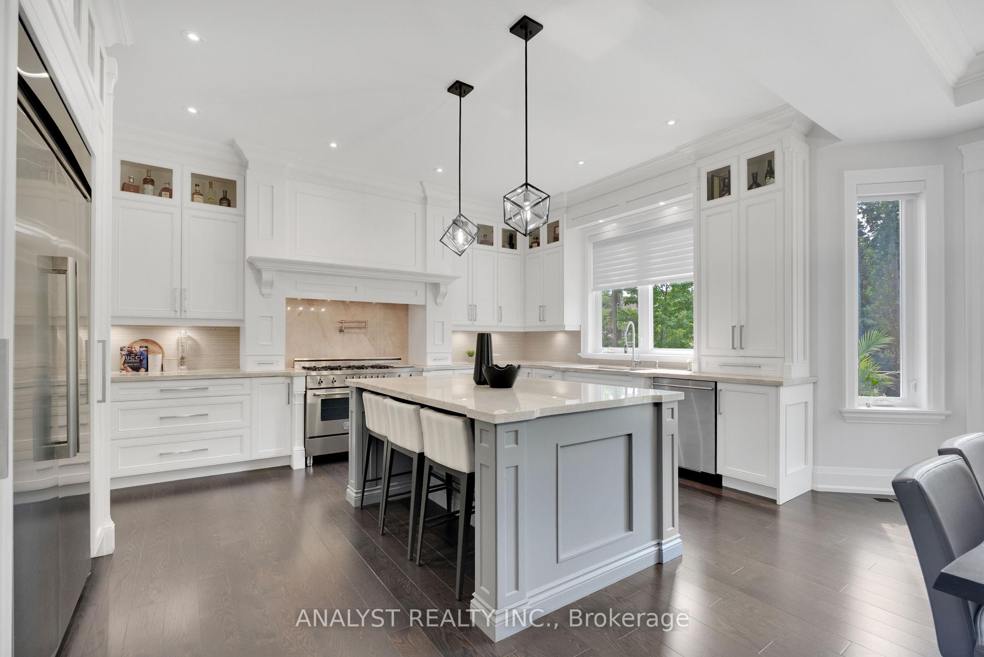 Photo 7 of 106 Donhill Crescent, Vaughan, Kleinburg — HOMEH