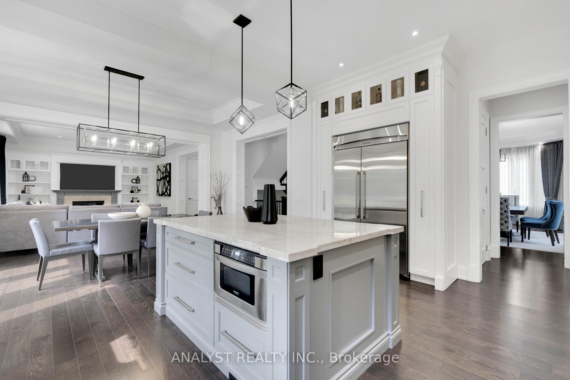Photo 8 of 106 Donhill Crescent, Vaughan, Kleinburg — HOMEH