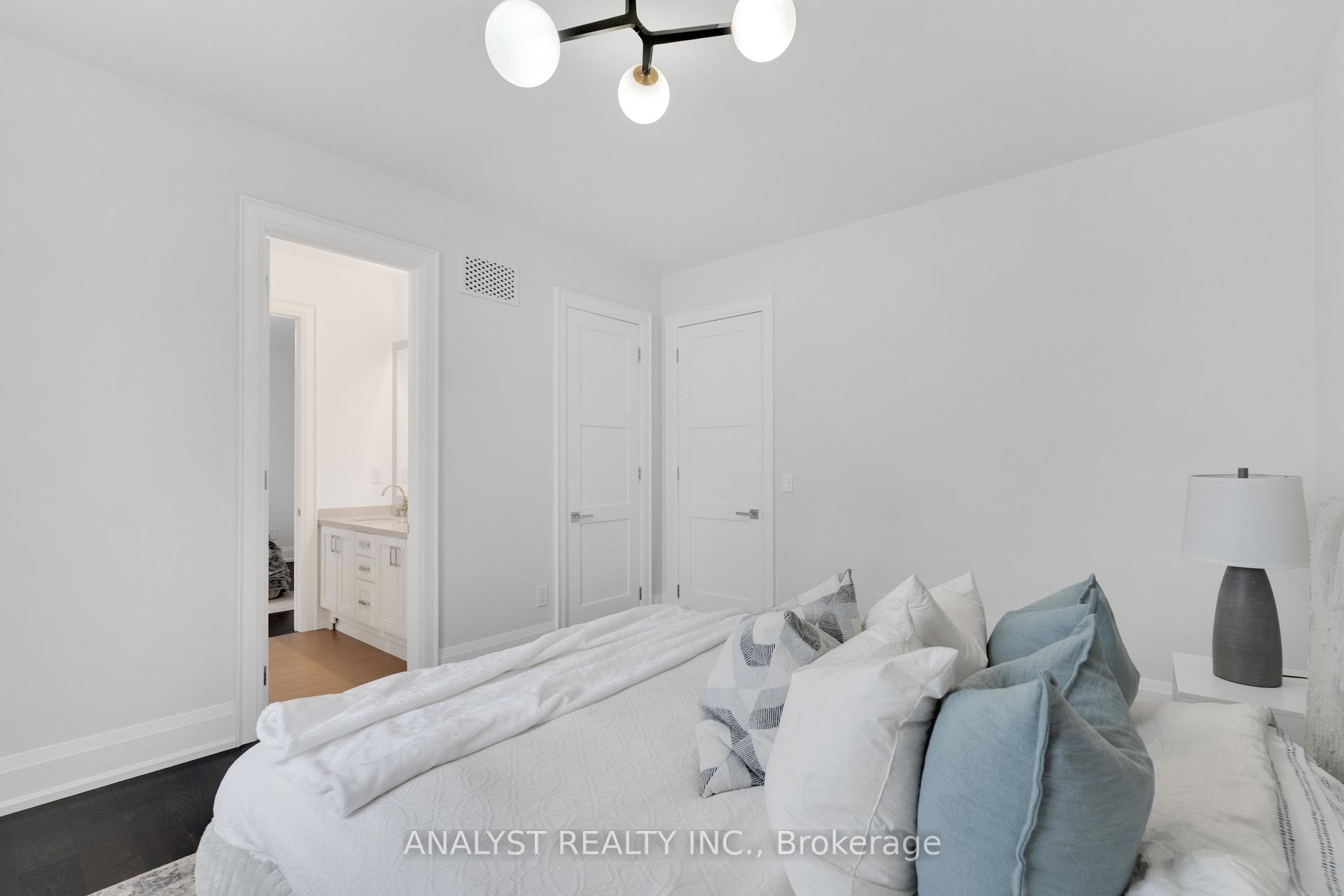Photo 25 of 106 Donhill Crescent, Vaughan, Kleinburg — HOMEH