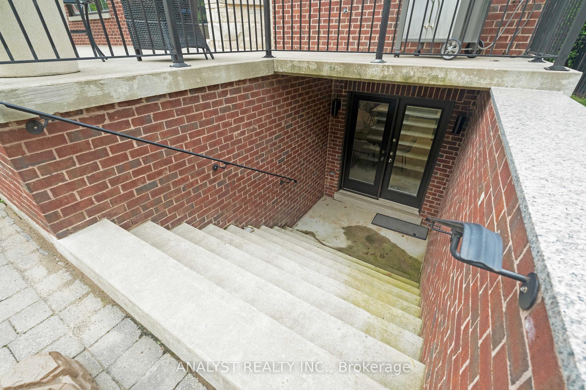 Photo 42 of 106 Donhill Crescent, Vaughan, Kleinburg — HOMEH