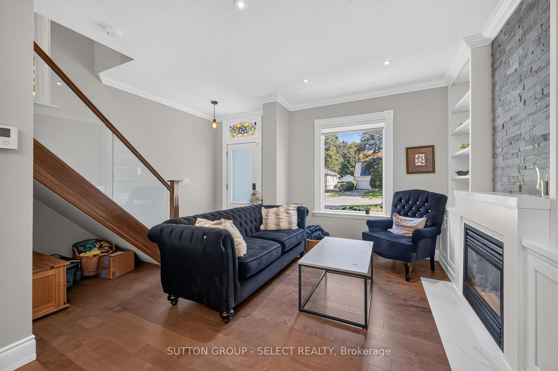 Photo 4 of 943 Colborne Street, London, East B — HOMEH