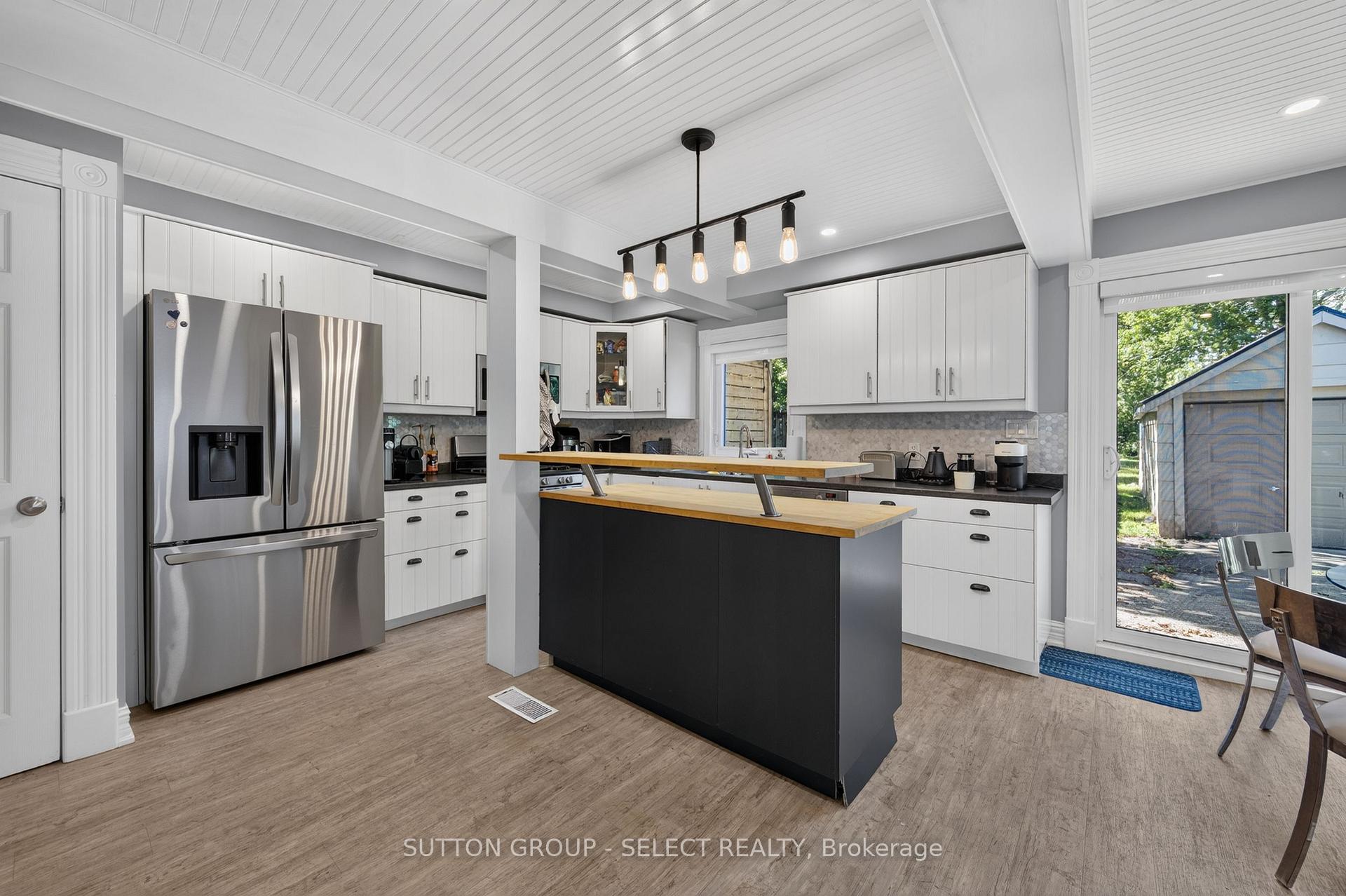 Photo 7 of 943 Colborne Street, London, East B — HOMEH