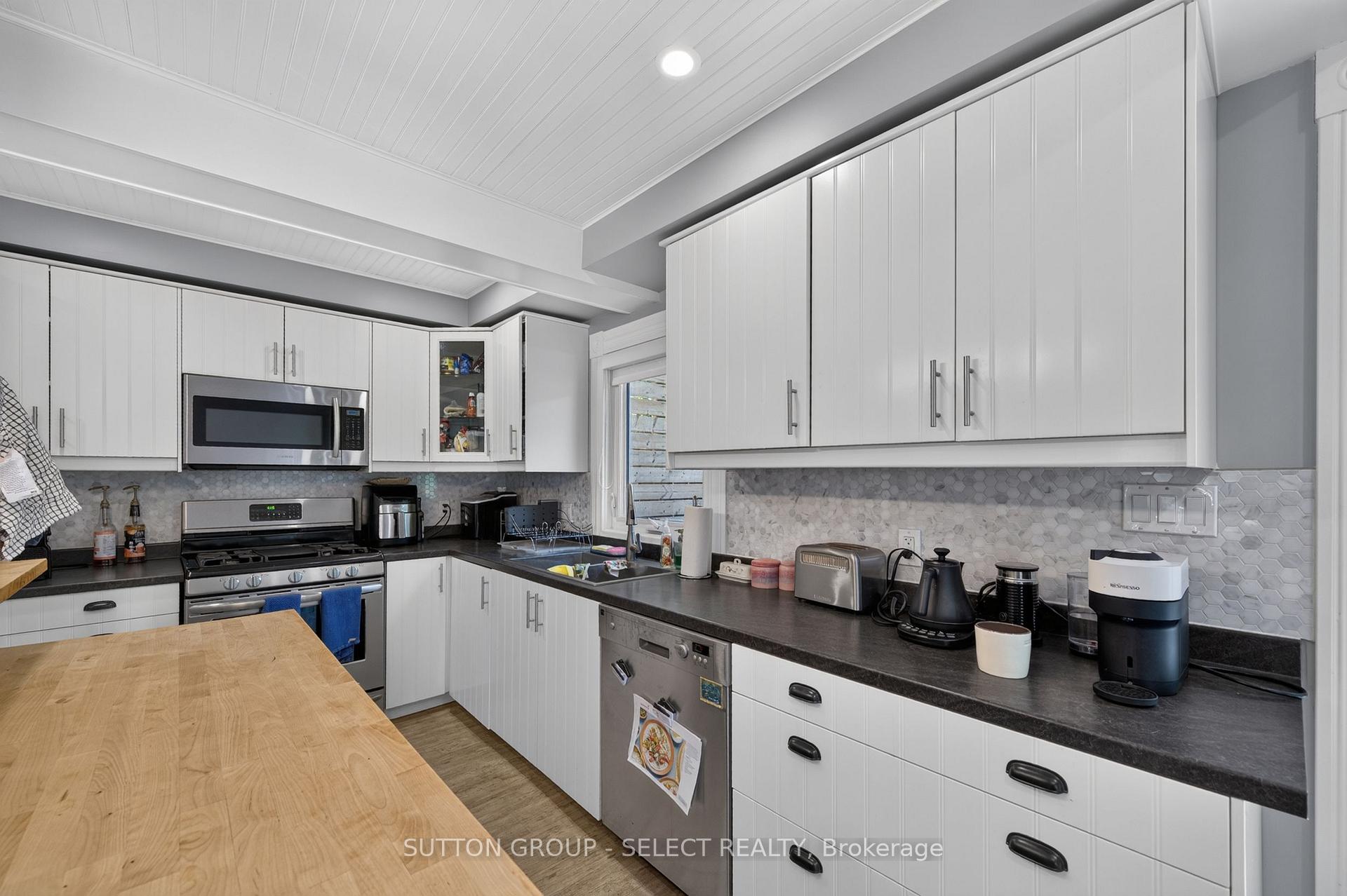 Photo 9 of 943 Colborne Street, London, East B — HOMEH