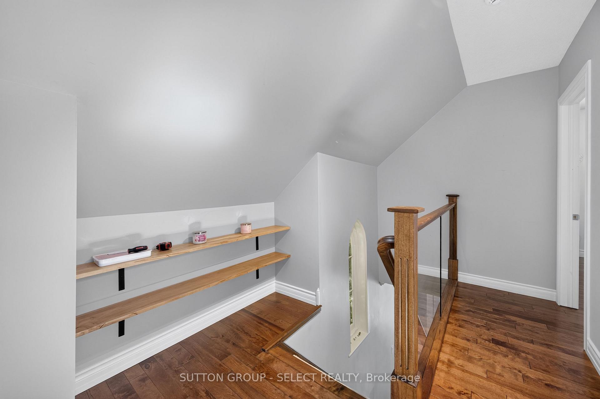 Photo 17 of 943 Colborne Street, London, East B — HOMEH