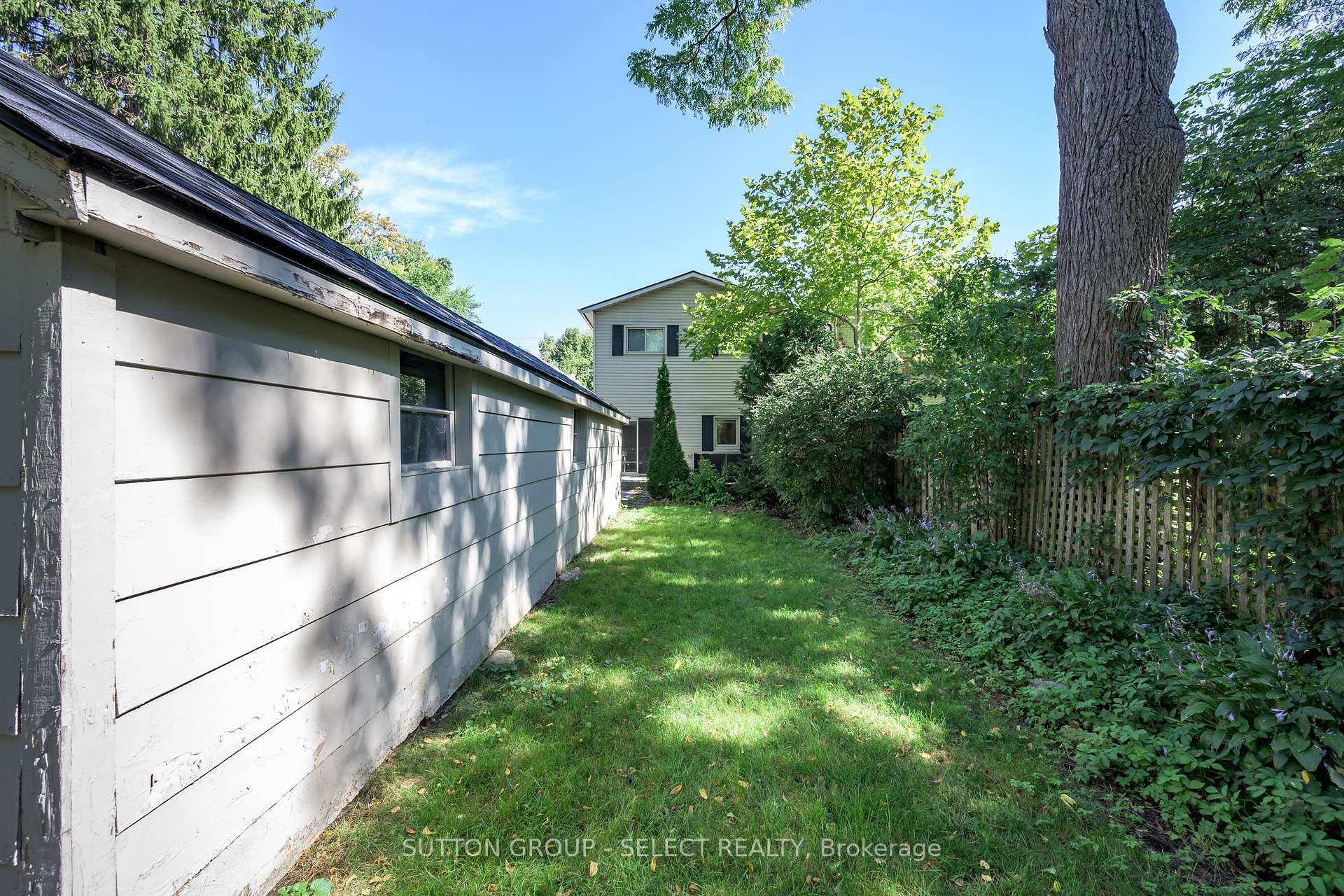 Photo 33 of 943 Colborne Street, London, East B — HOMEH