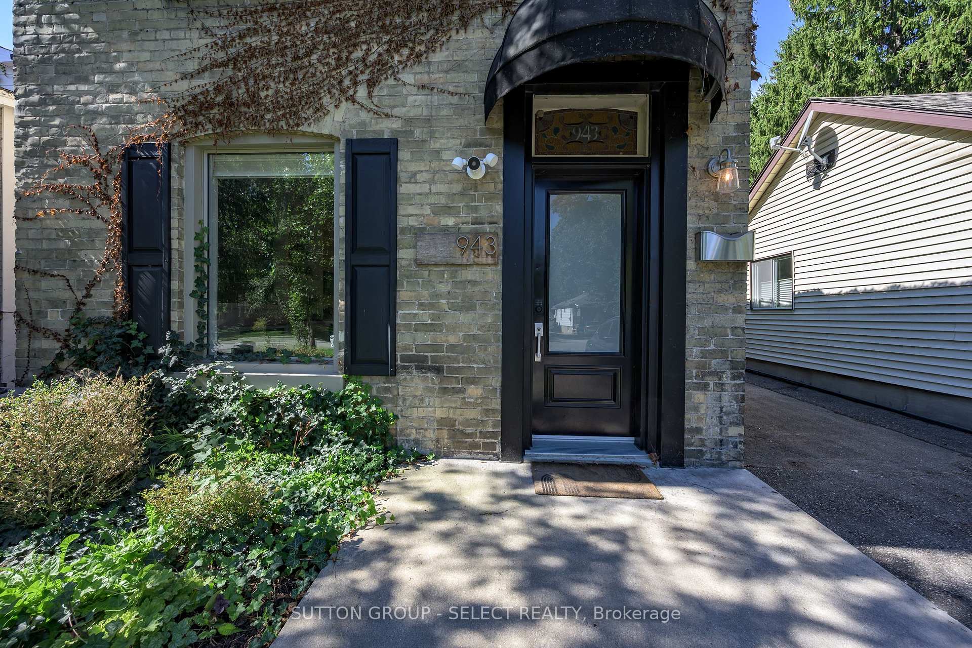 Photo 37 of 943 Colborne Street, London, East B — HOMEH