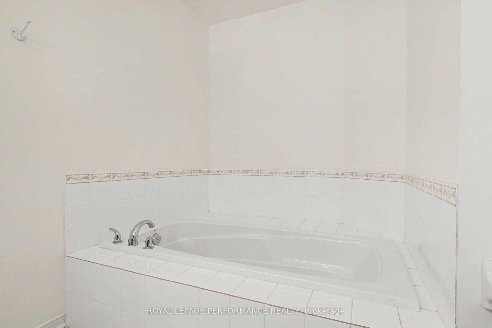 Photo 13 of Unit 505, 38 Metropole Private, Ottawa, Westboro North — HOMEH