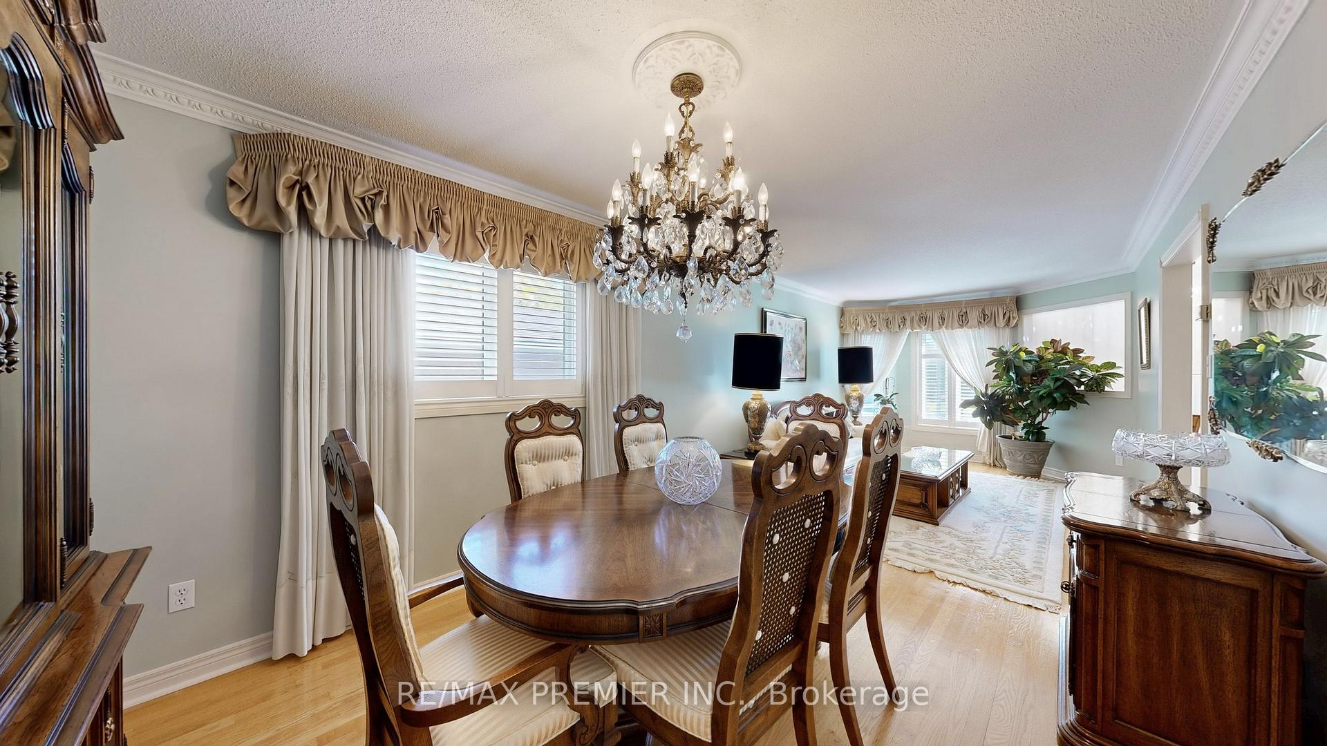 Photo 14 of 32 Veneto Drive, Vaughan, Vaughan Grove — HOMEH