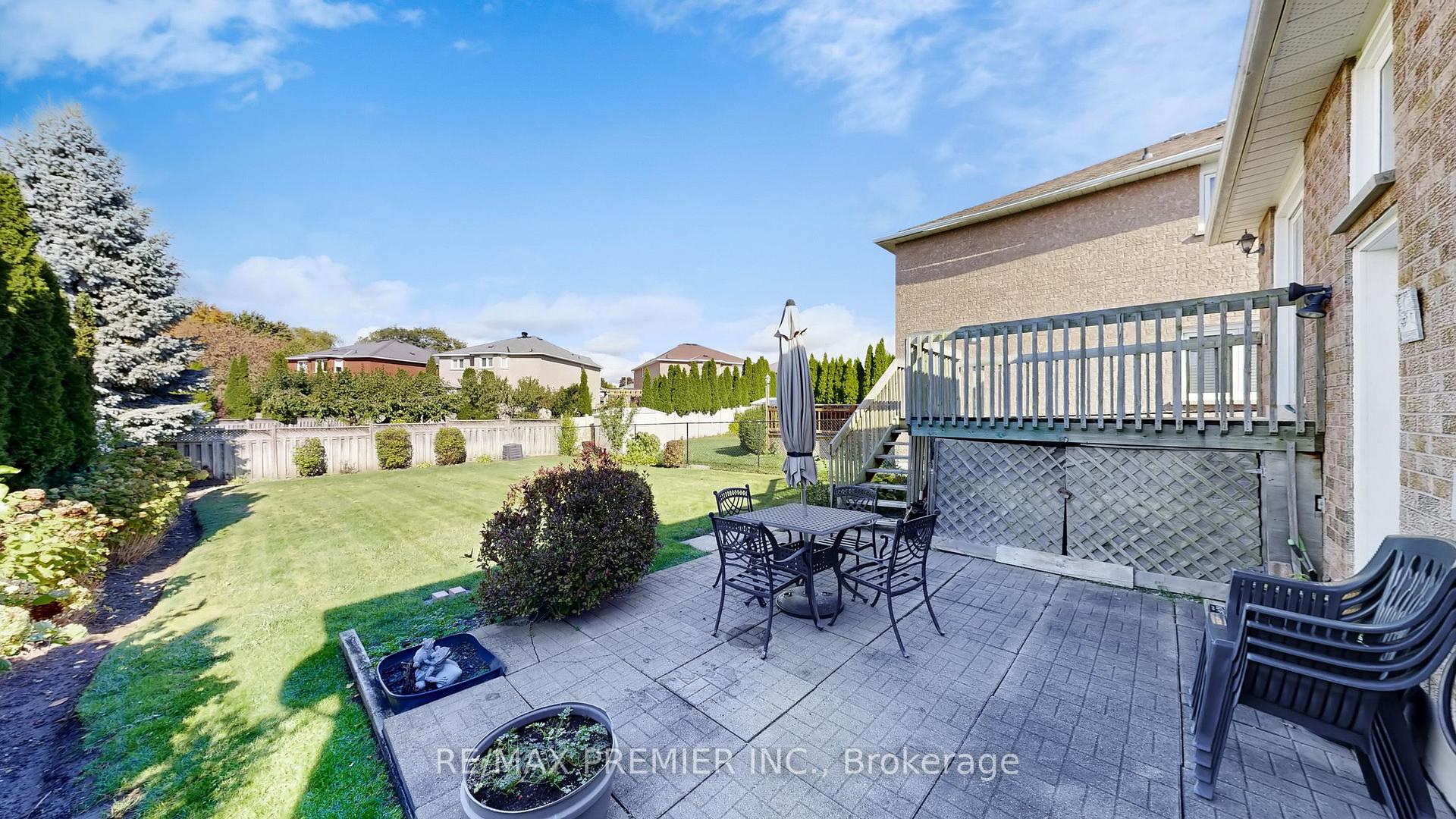 Photo 23 of 32 Veneto Drive, Vaughan, Vaughan Grove — HOMEH