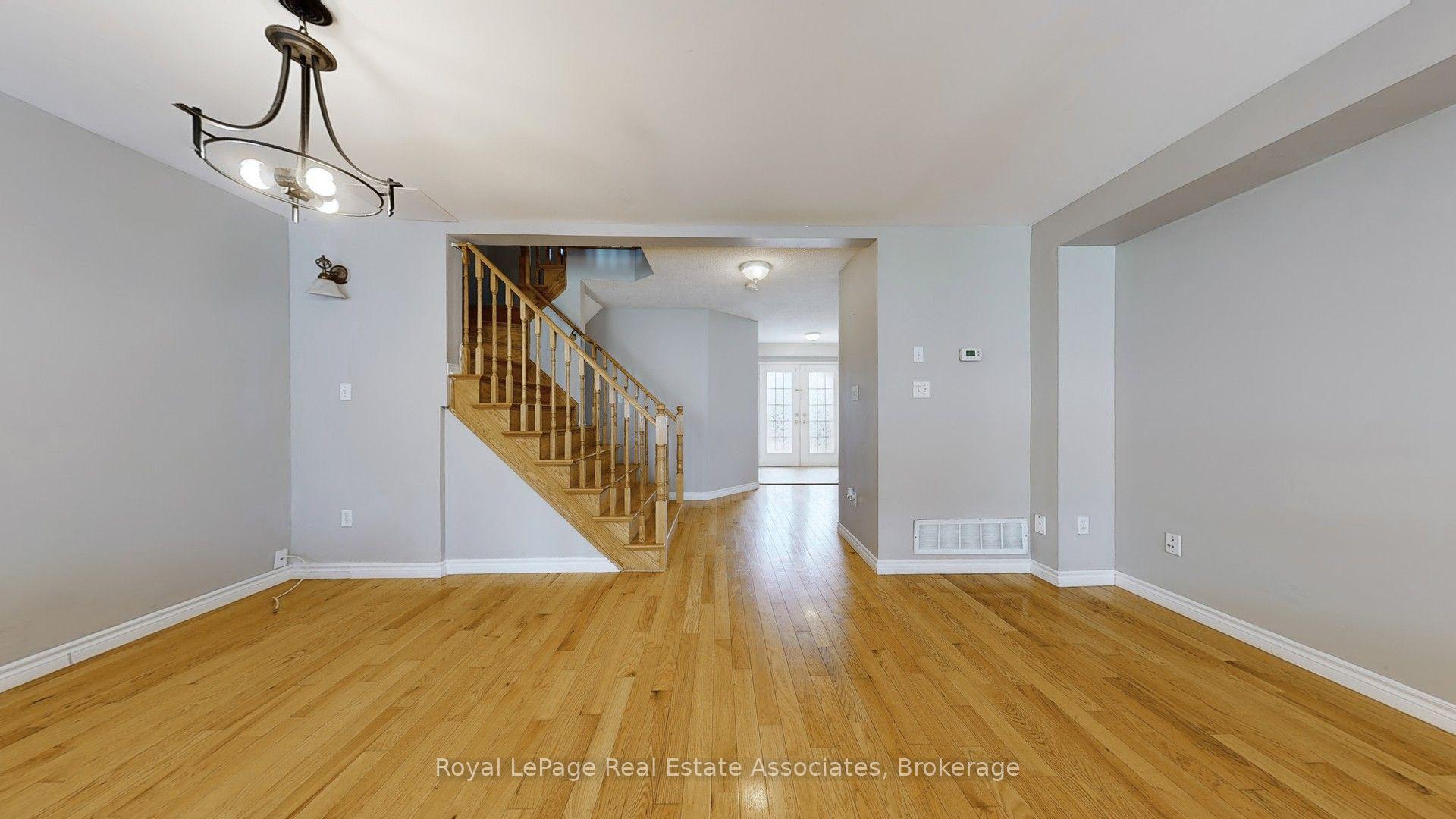 Photo 8 of Unit Upper, 3285 Apricot Street, Mississauga, Lisgar — HOMEH