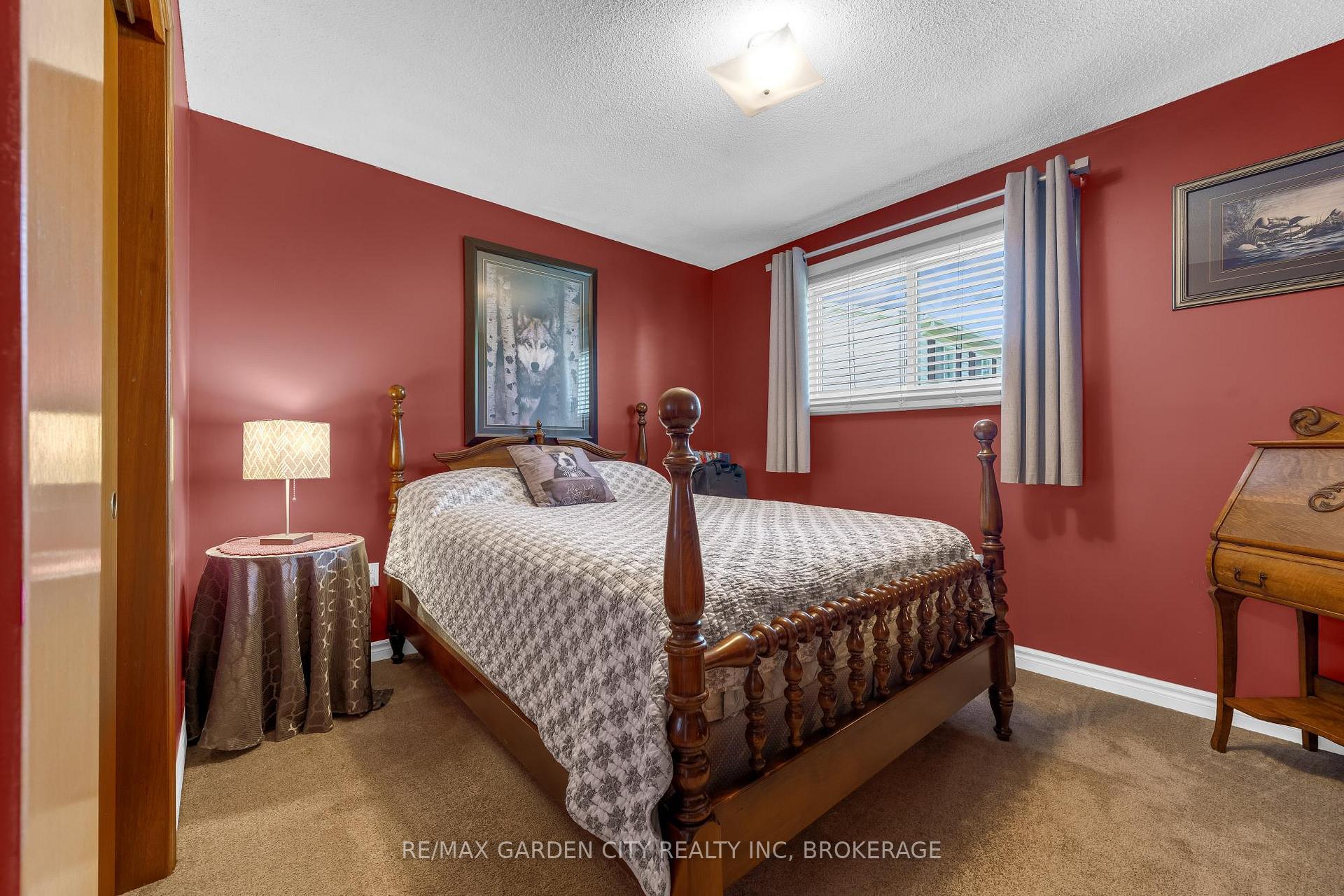 Photo 14 of 54 Crestcombe Road, St. Catharines, Ridley — HOMEH