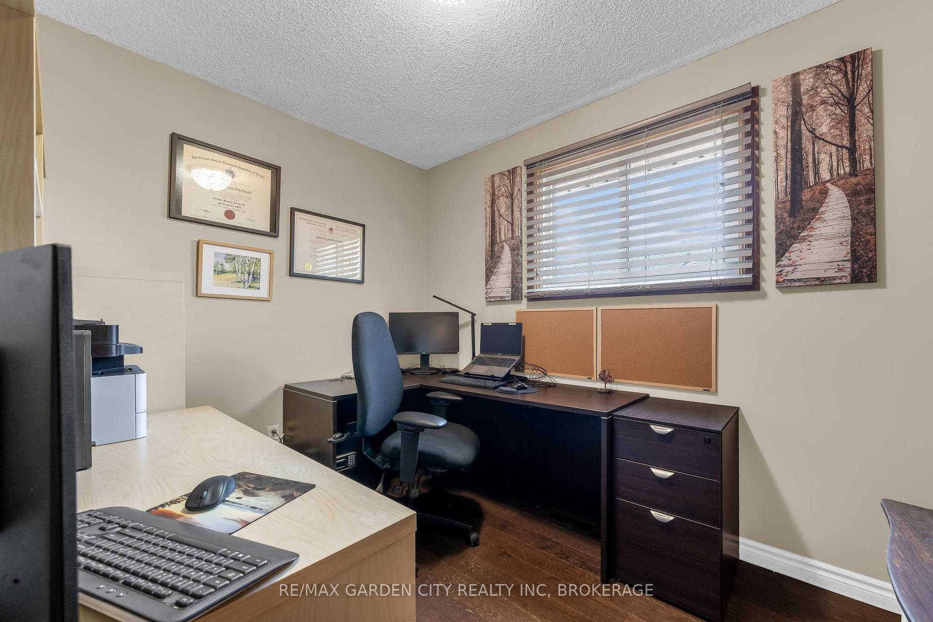 Photo 15 of 54 Crestcombe Road, St. Catharines, Ridley — HOMEH