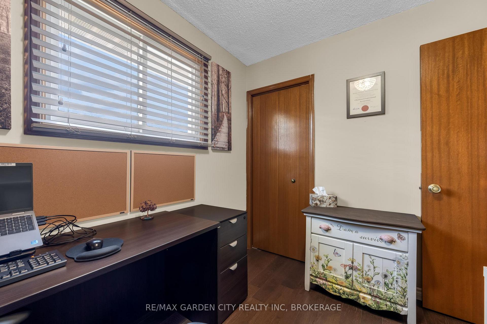 Photo 16 of 54 Crestcombe Road, St. Catharines, Ridley — HOMEH