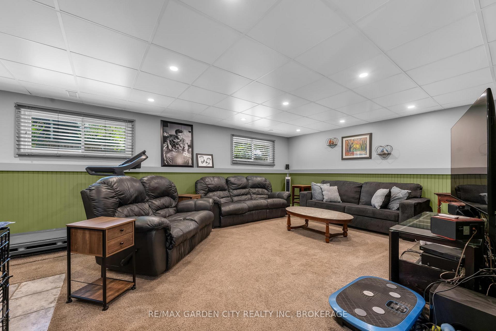 Photo 20 of 54 Crestcombe Road, St. Catharines, Ridley — HOMEH