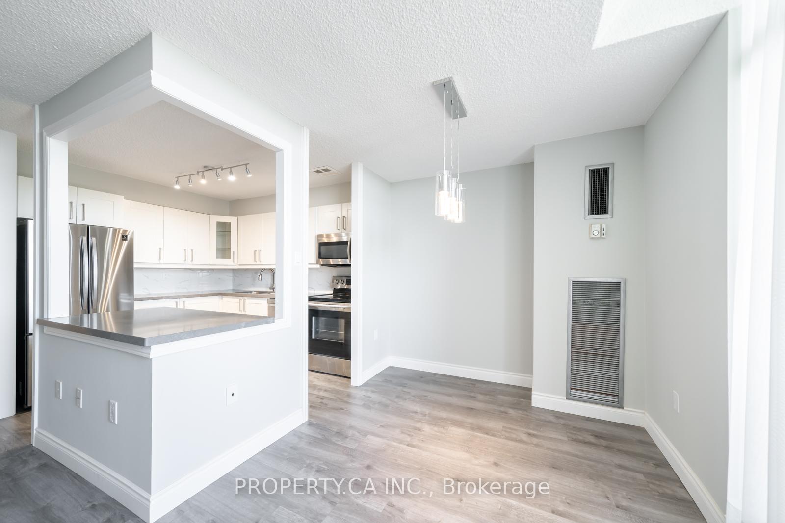 Photo 3 of Unit 1204, 355 Rathburn Road E, Mississauga, Rathwood — HOMEH