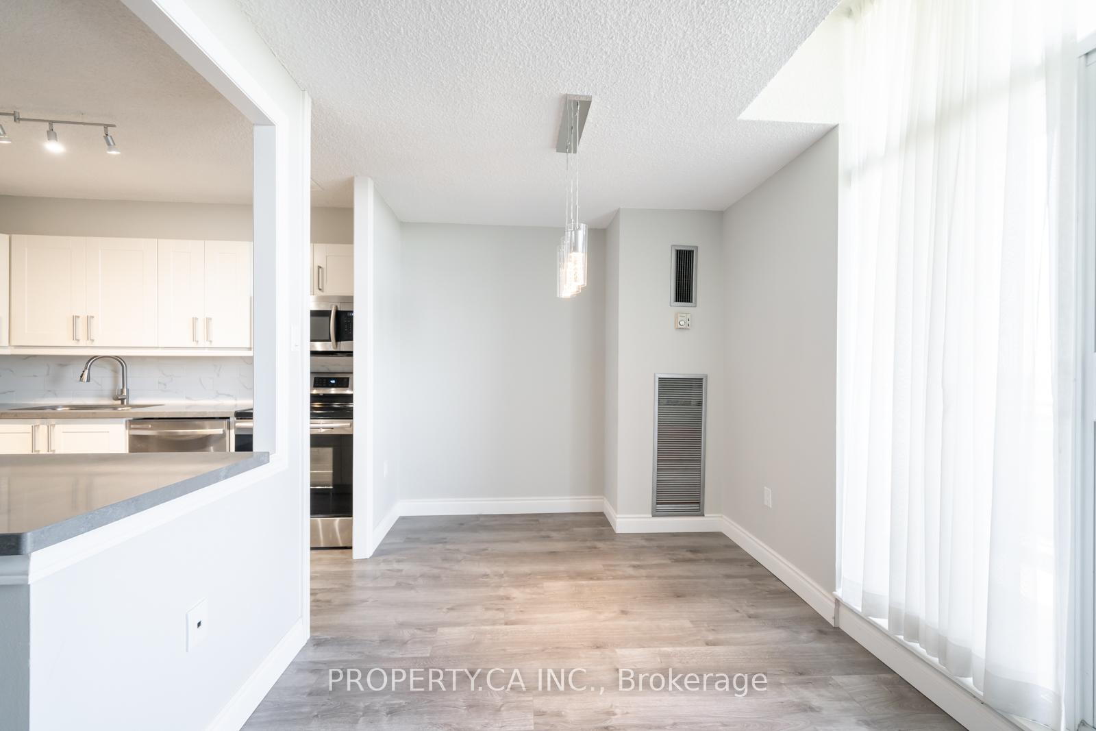 Photo 6 of Unit 1204, 355 Rathburn Road E, Mississauga, Rathwood — HOMEH