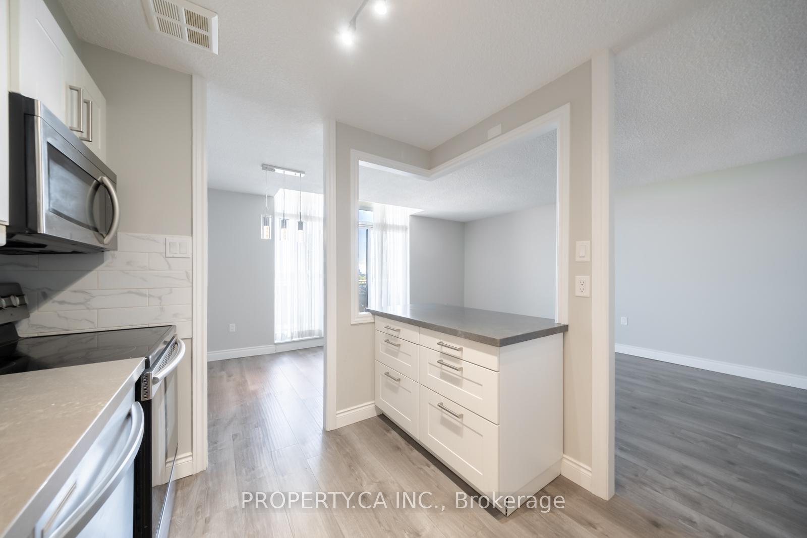 Photo 8 of Unit 1204, 355 Rathburn Road E, Mississauga, Rathwood — HOMEH