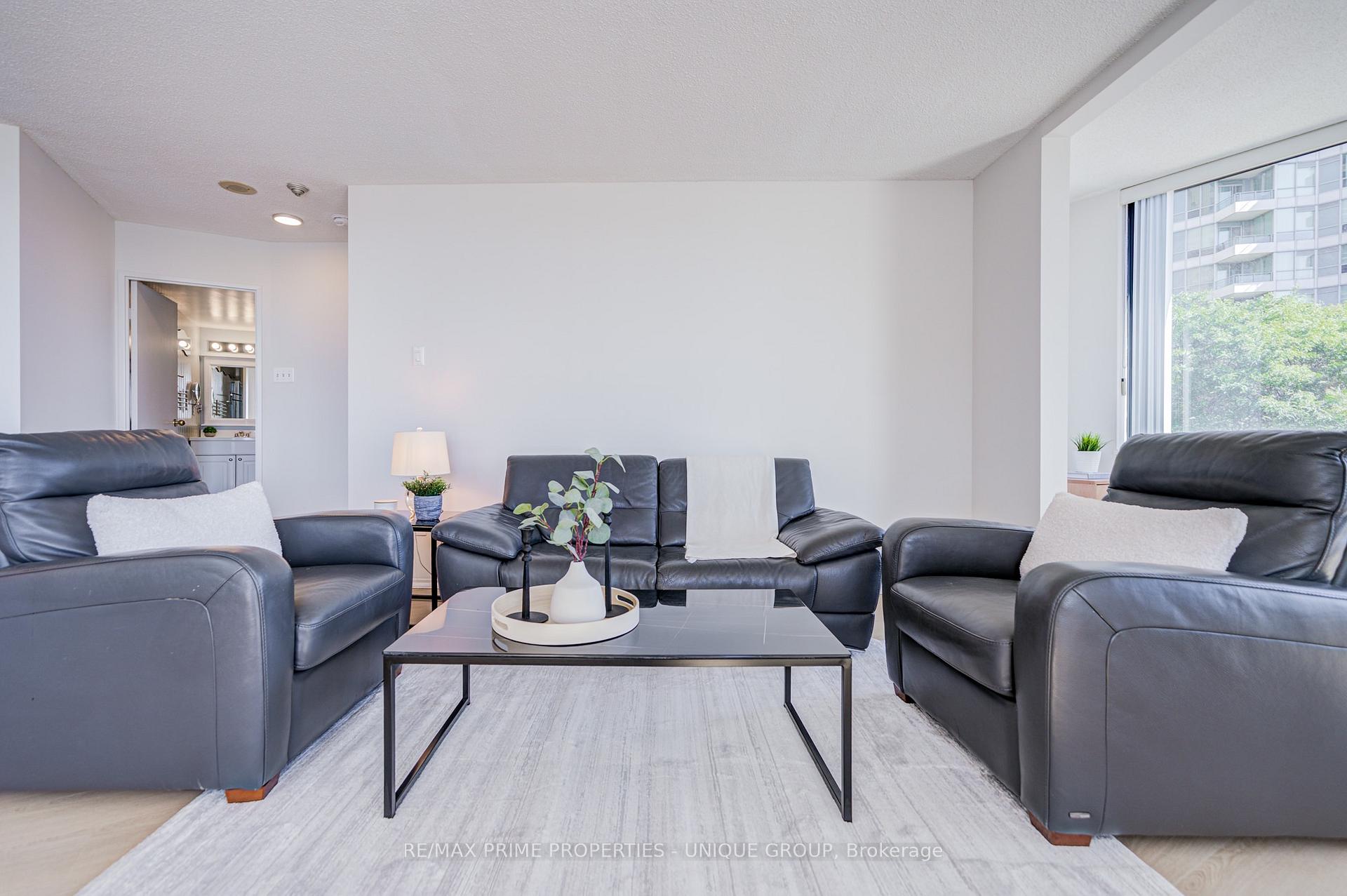 Photo 8 of Unit 301, 250 Queens Quay W, Toronto, Waterfront Communities — HOMEH