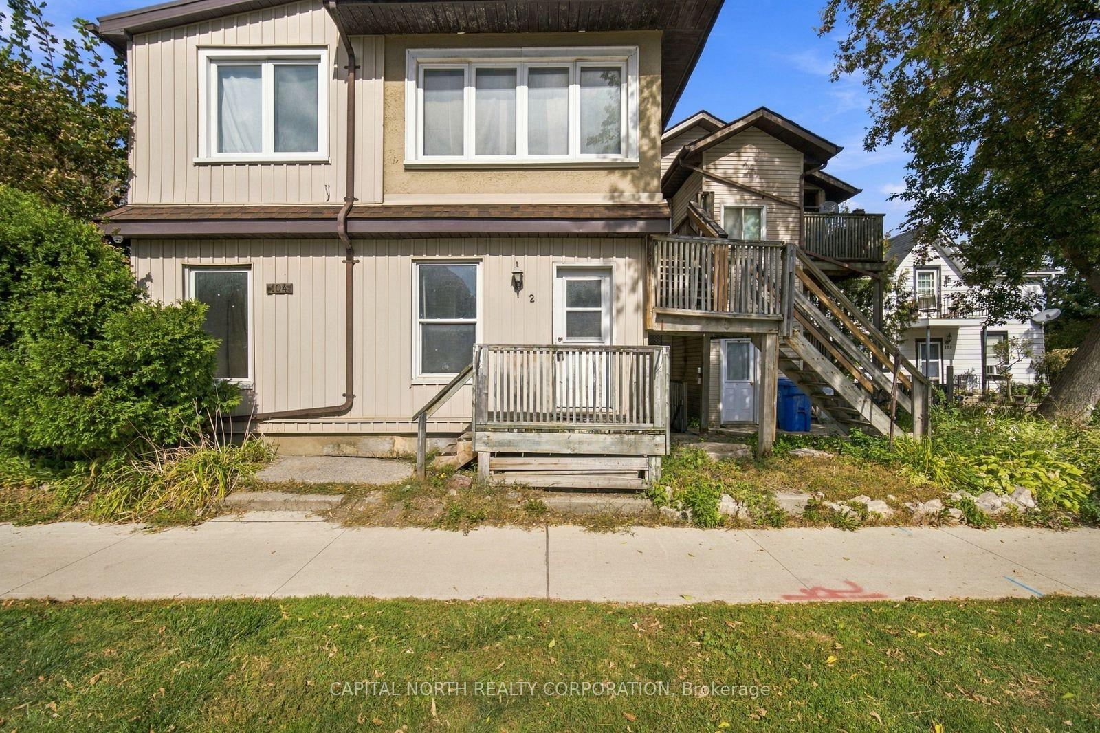 Photo 7 of Unit 2, 104 Wellington Street E, Aurora, Aurora Village — HOMEH