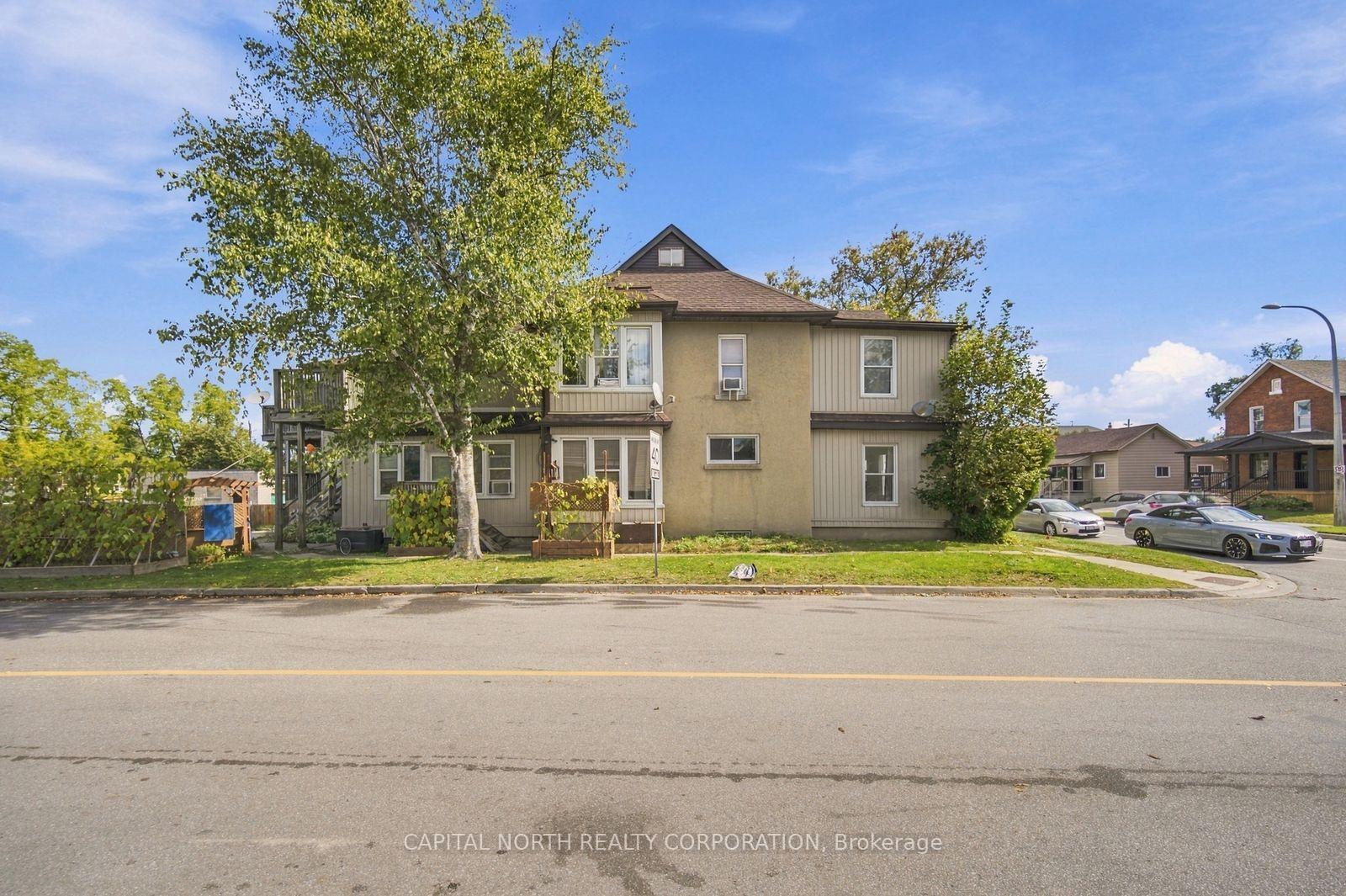 Photo 8 of Unit 2, 104 Wellington Street E, Aurora, Aurora Village — HOMEH
