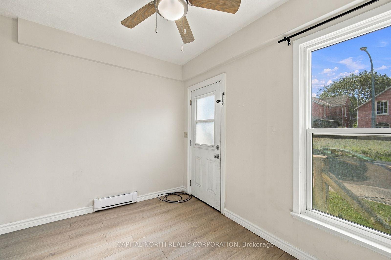 Photo 9 of Unit 2, 104 Wellington Street E, Aurora, Aurora Village — HOMEH