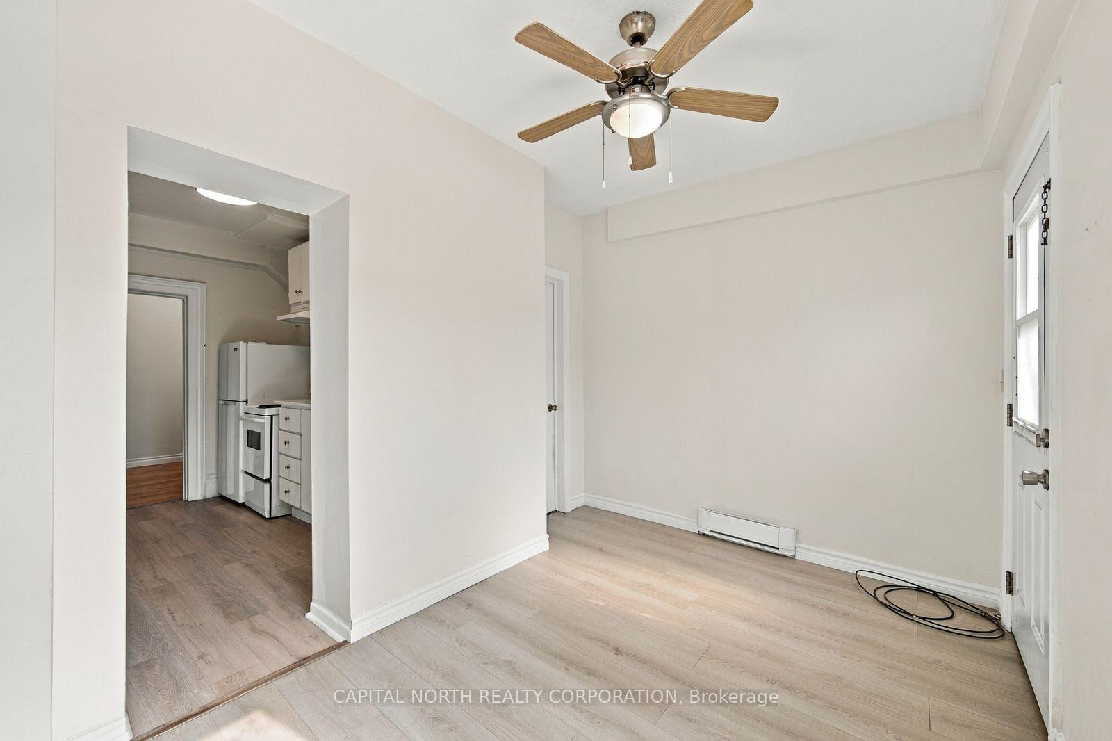 Photo 10 of Unit 2, 104 Wellington Street E, Aurora, Aurora Village — HOMEH