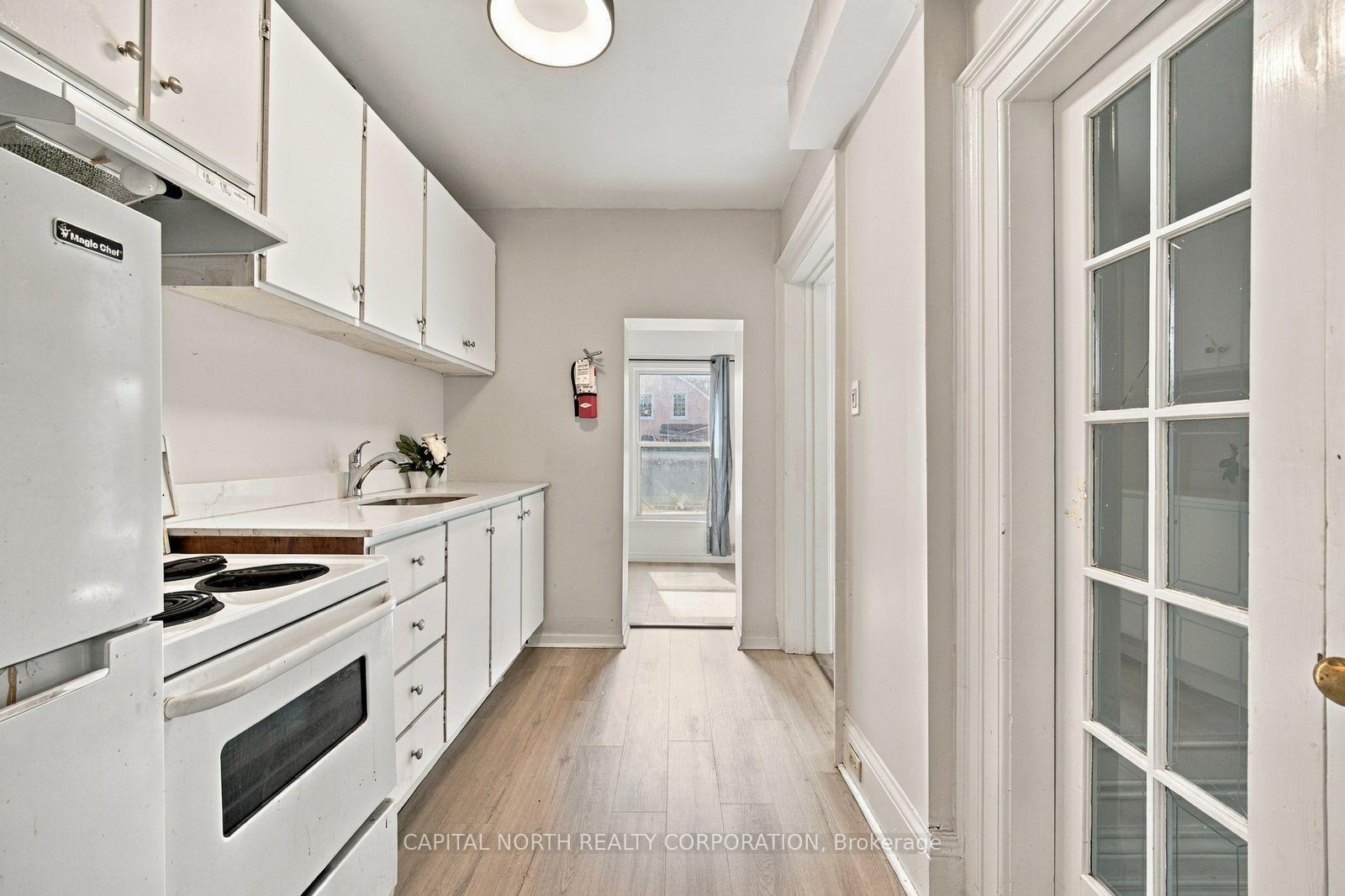 Photo 15 of Unit 2, 104 Wellington Street E, Aurora, Aurora Village — HOMEH