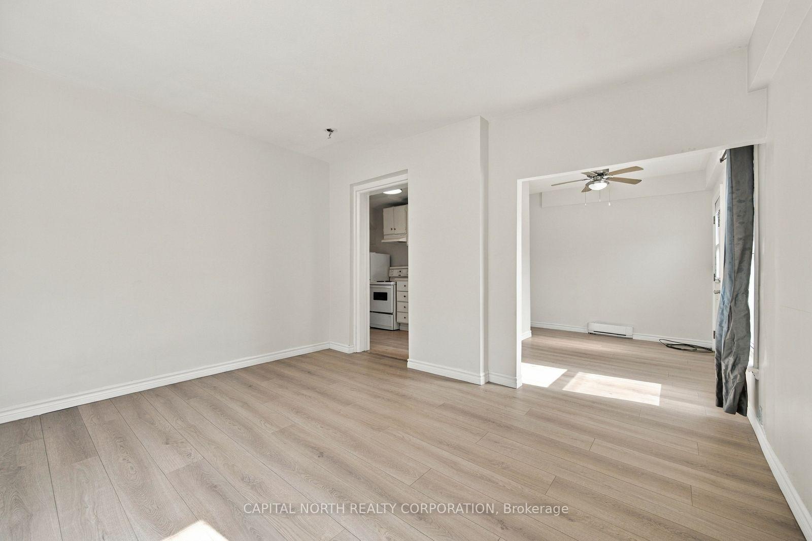 Photo 16 of Unit 2, 104 Wellington Street E, Aurora, Aurora Village — HOMEH