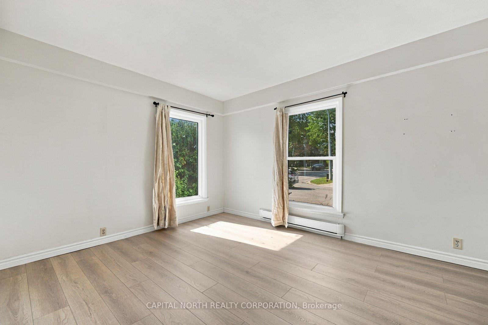 Photo 19 of Unit 2, 104 Wellington Street E, Aurora, Aurora Village — HOMEH