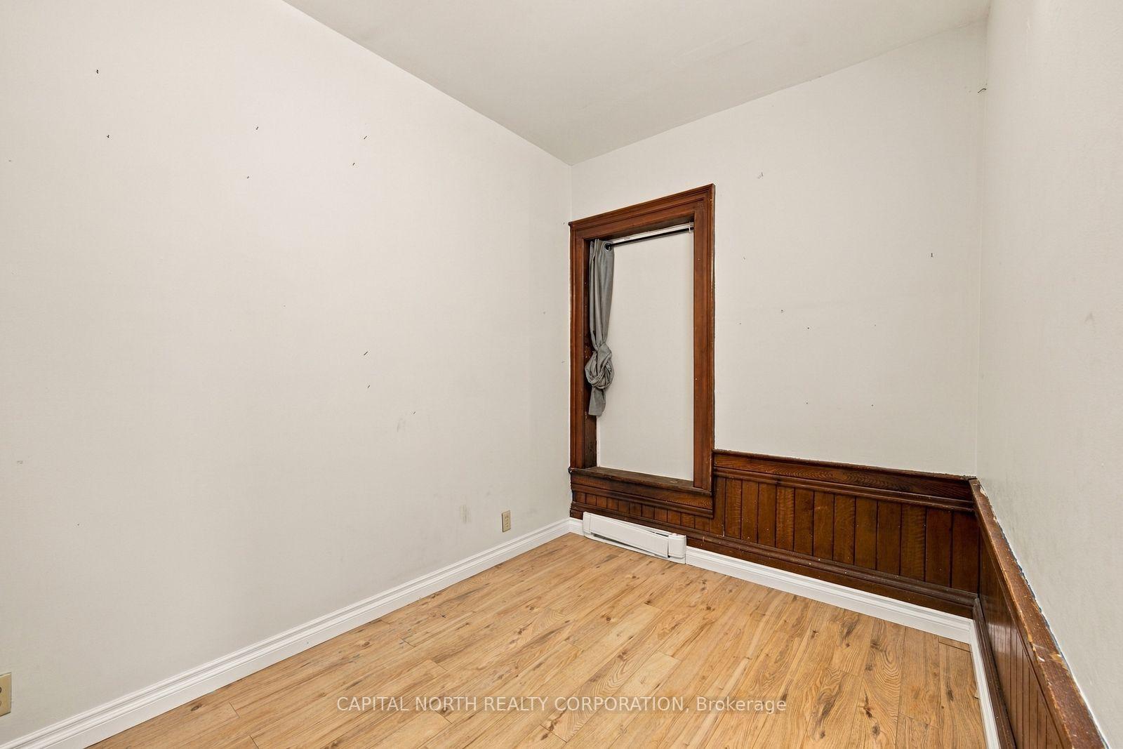 Photo 21 of Unit 2, 104 Wellington Street E, Aurora, Aurora Village — HOMEH