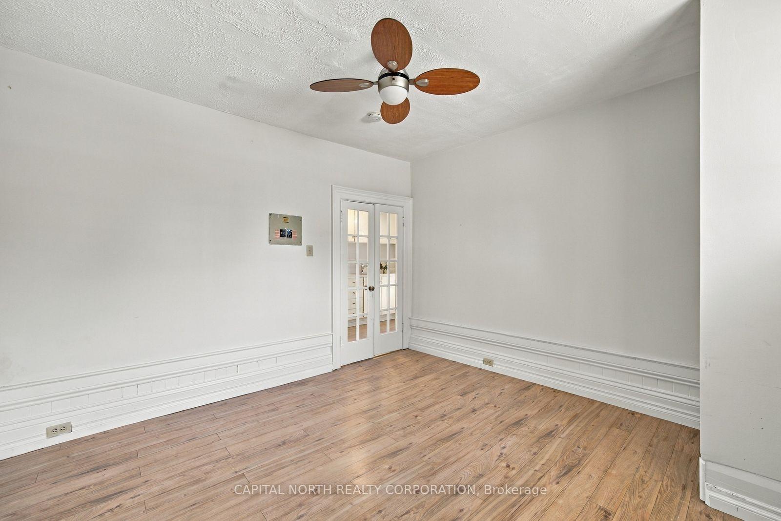Photo 25 of Unit 2, 104 Wellington Street E, Aurora, Aurora Village — HOMEH