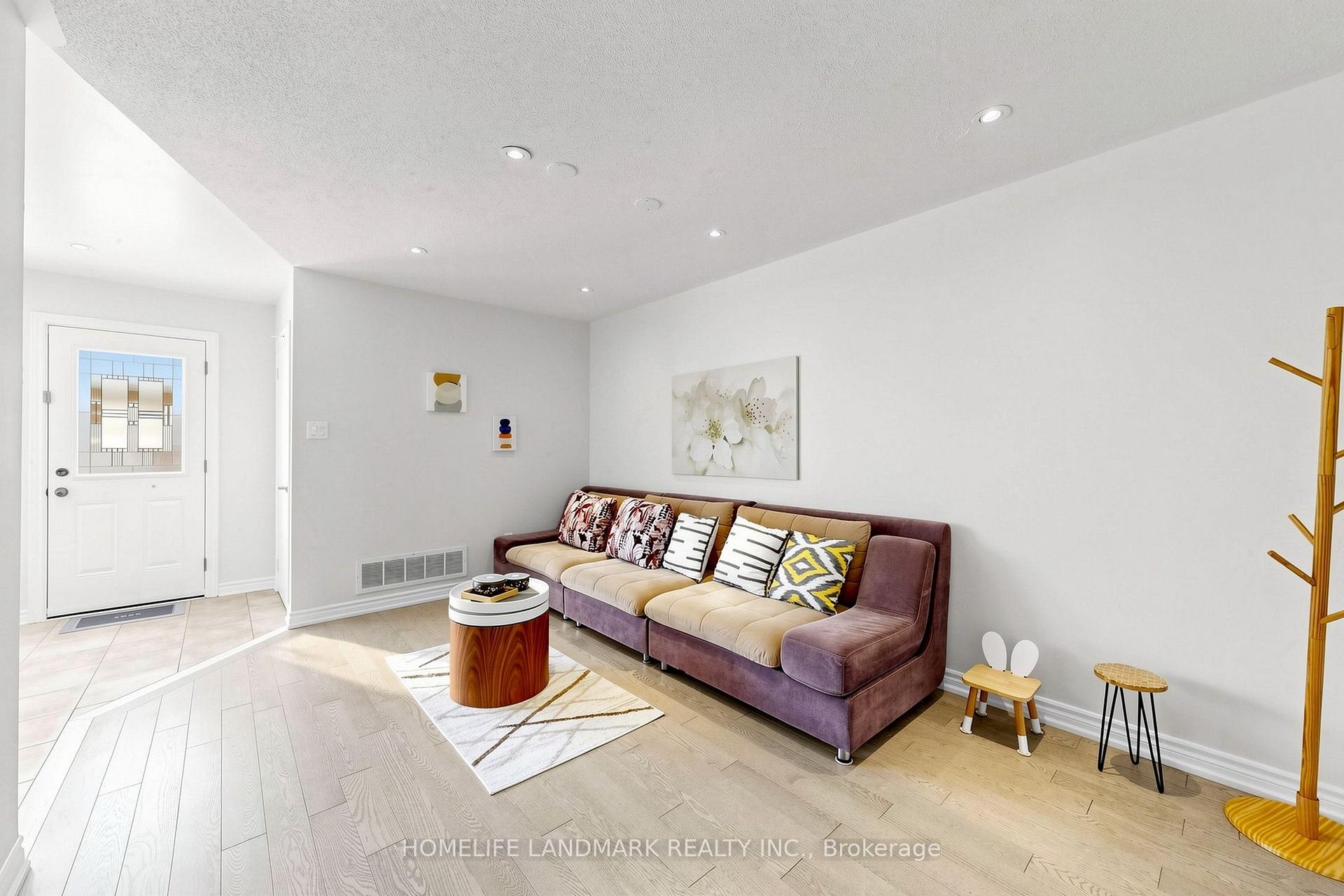 Photo 11 of 247 Mingay Avenue, Markham, Wismer — HOMEH
