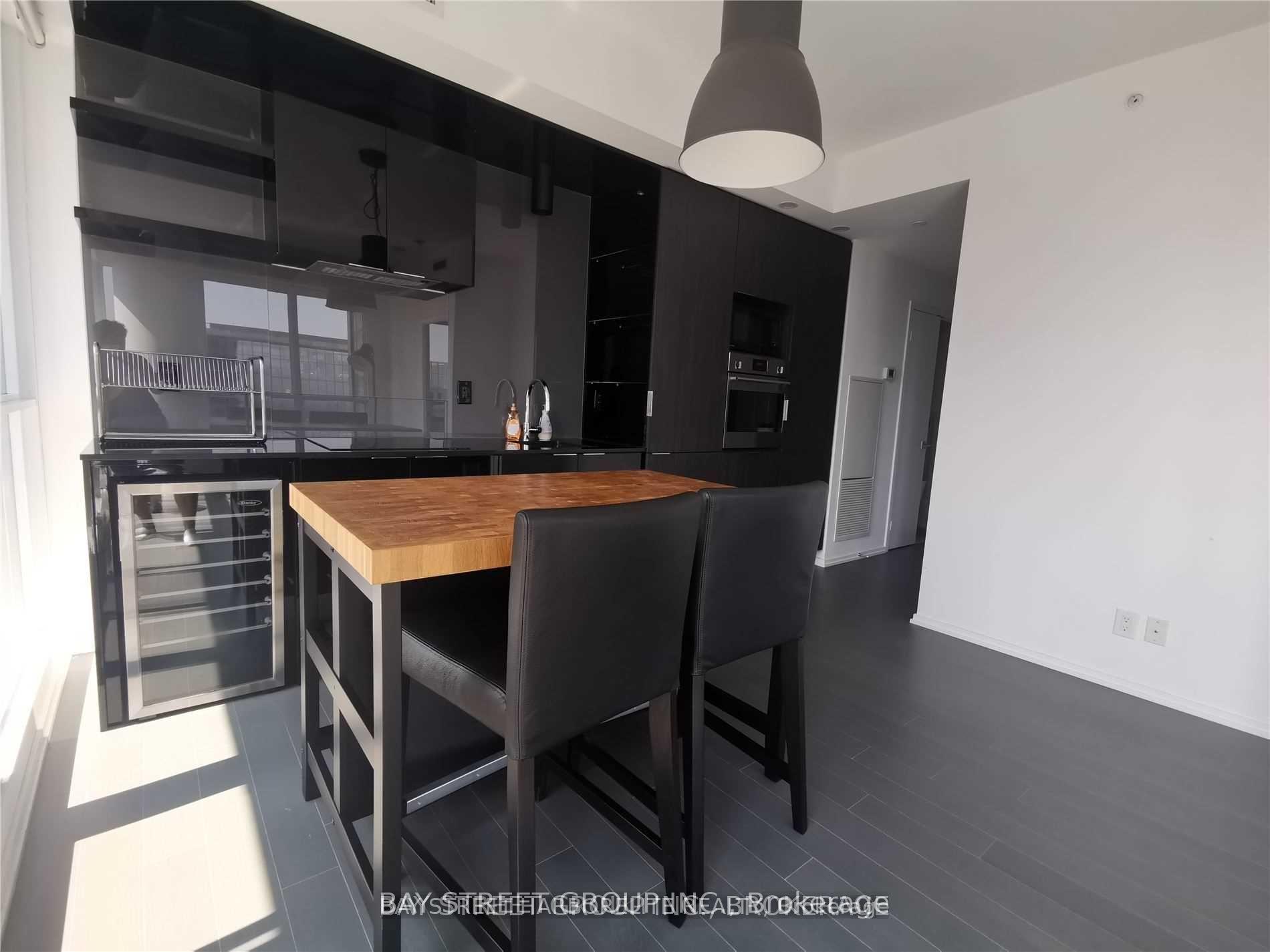 Photo 4 of Unit 4306, 70 Temperance Street, Toronto, Bay Street Corridor — HOMEH