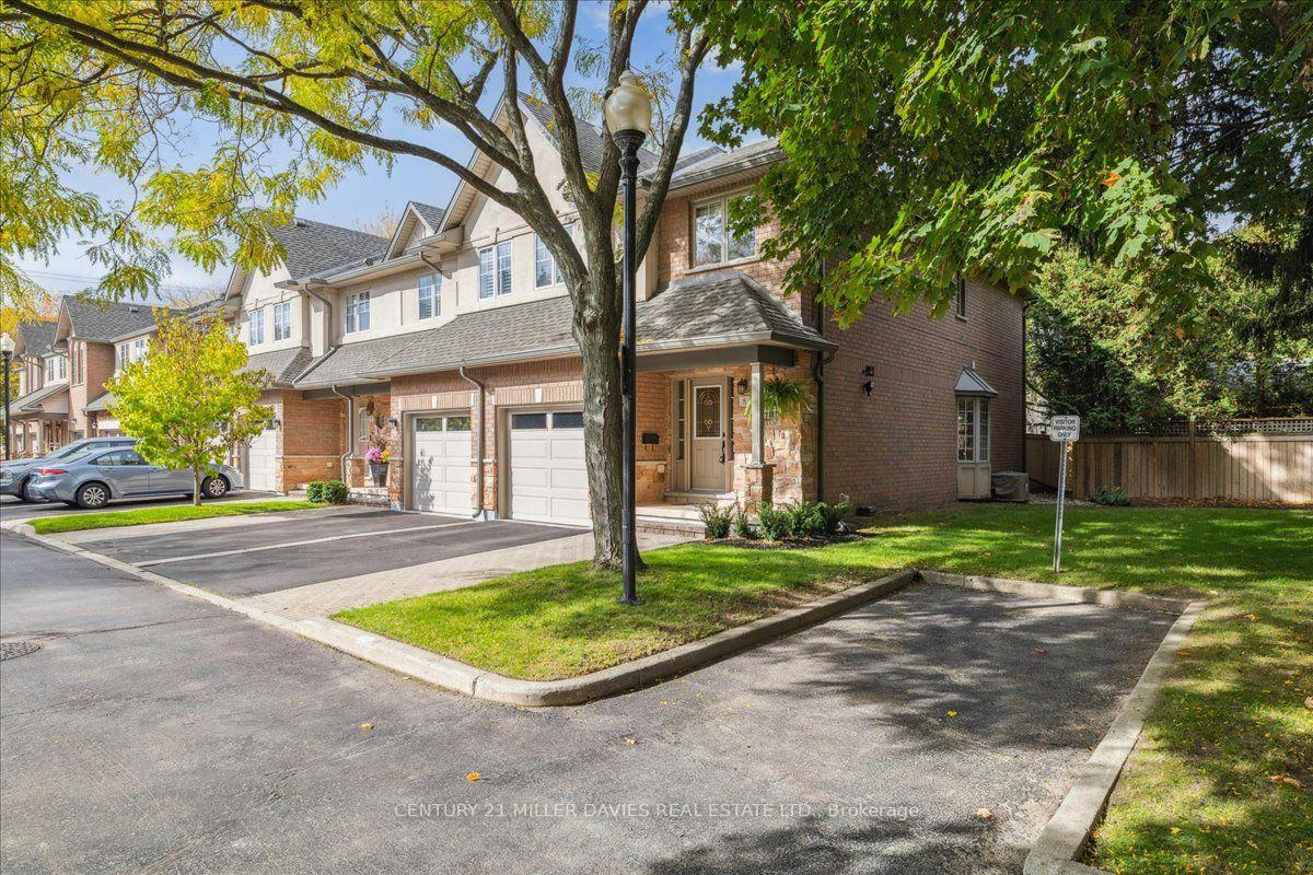 Photo 4 of Unit 8, 1019 North Shore Boulevard, Burlington, LaSalle — HOMEH
