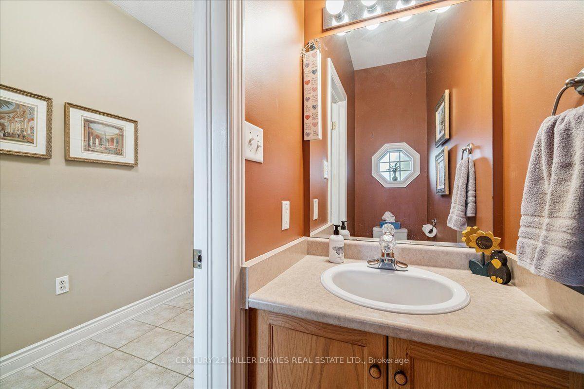 Photo 7 of Unit 8, 1019 North Shore Boulevard, Burlington, LaSalle — HOMEH